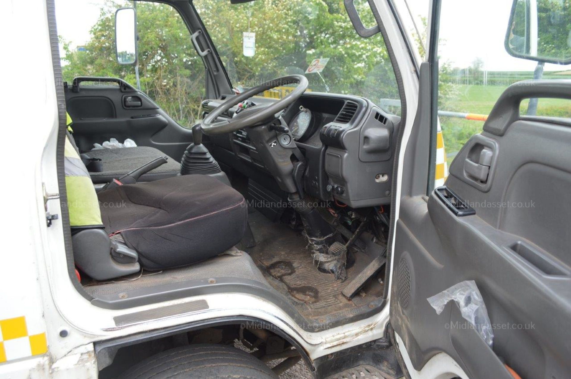 1999 ISUZU NKR 69 EA 7.5 TONNE TILT AND SLIDE RECOVERY TRUCK WITH SPEC LIFT *PLUS VAT* - Image 7 of 24