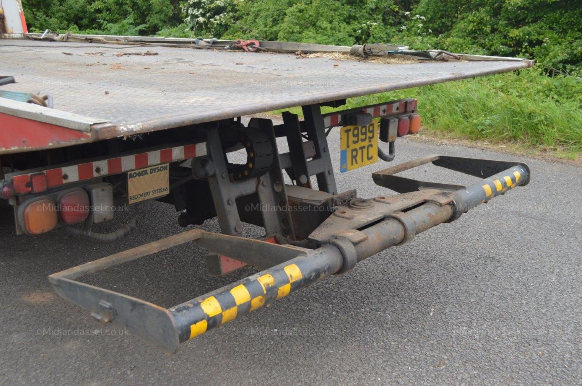 1999 ISUZU NKR 69 EA 7.5 TONNE TILT AND SLIDE RECOVERY TRUCK WITH SPEC LIFT *PLUS VAT* - Image 16 of 24