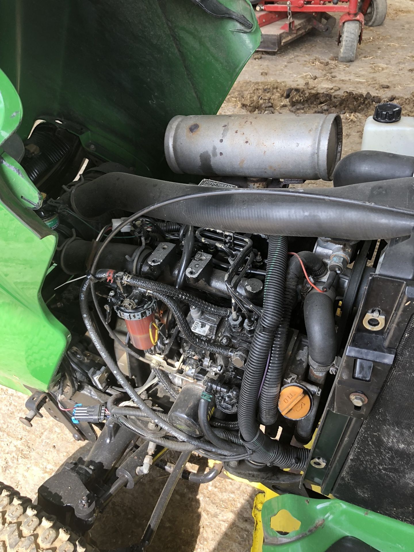 JOHN DEERE X595 RIDE ON DIESEL LAWN MOWER, IN WORKING ORDER *PLUS VAT* - Image 4 of 10