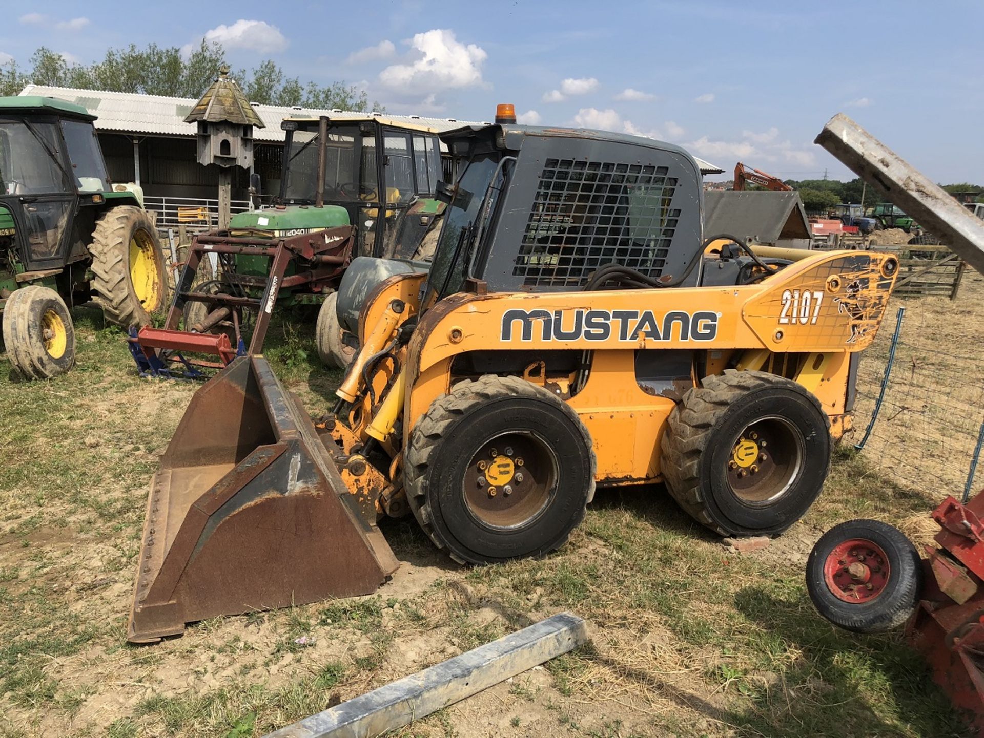 2005 MUSTANG 2107 SKID STEER LOADER WITH FULL ENCLOSED CAB, START, RUNS AND LIFTS *PLUS VAT* - Image 4 of 14