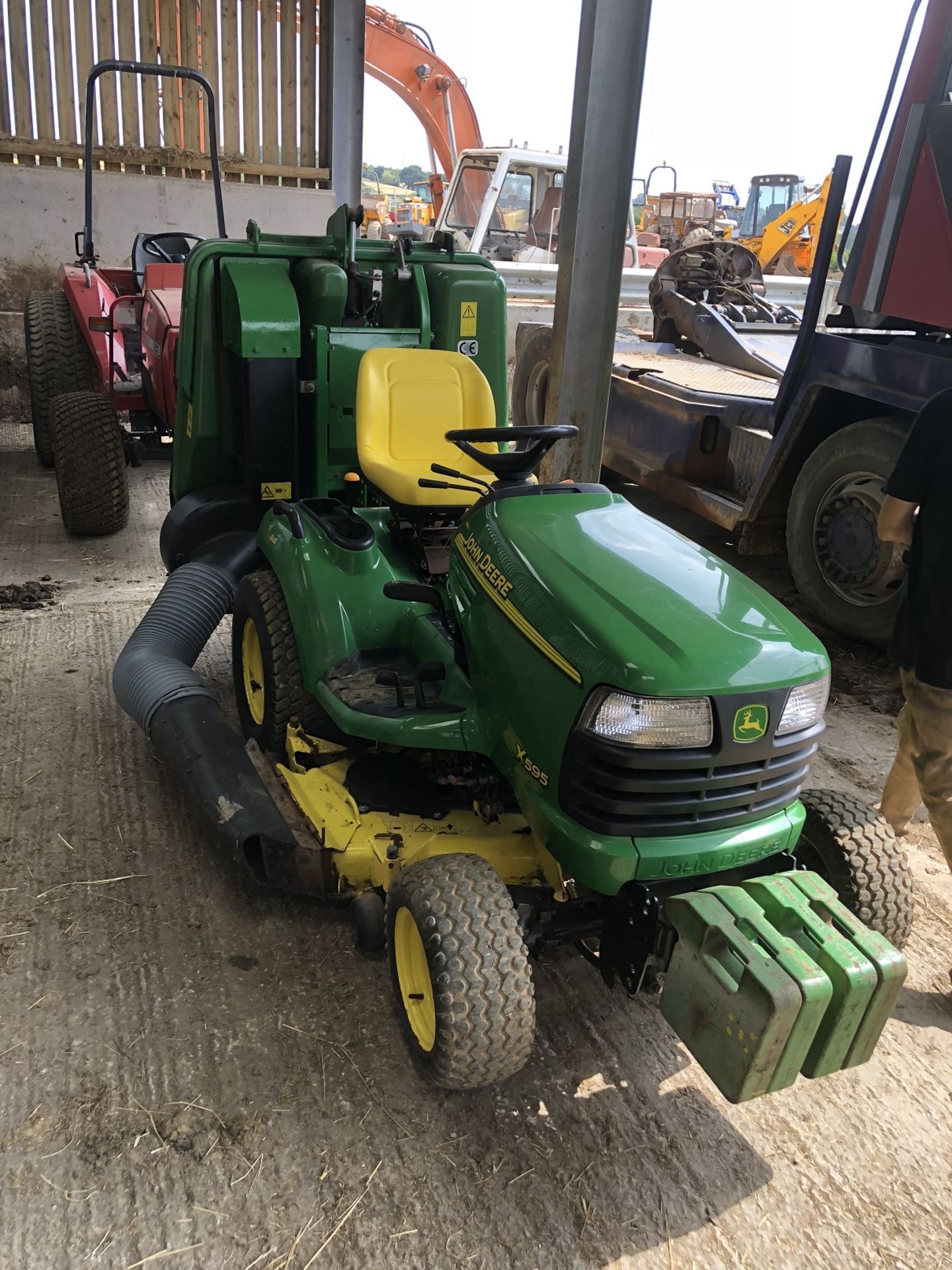 JOHN DEERE X595 RIDE ON DIESEL LAWN MOWER, IN WORKING ORDER *PLUS VAT* - Image 2 of 10