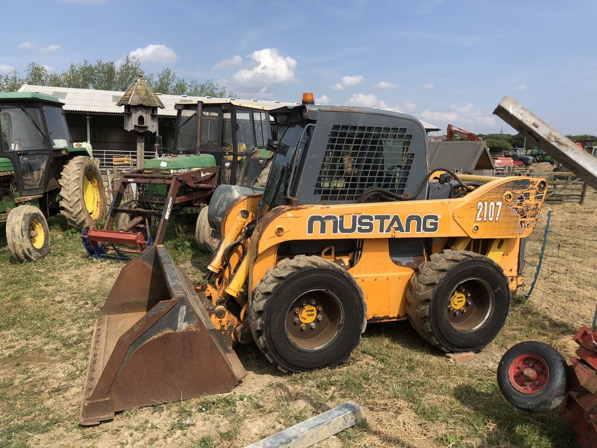 2005 MUSTANG 2107 SKID STEER LOADER WITH FULL ENCLOSED CAB, START, RUNS AND LIFTS *PLUS VAT* - Image 3 of 14