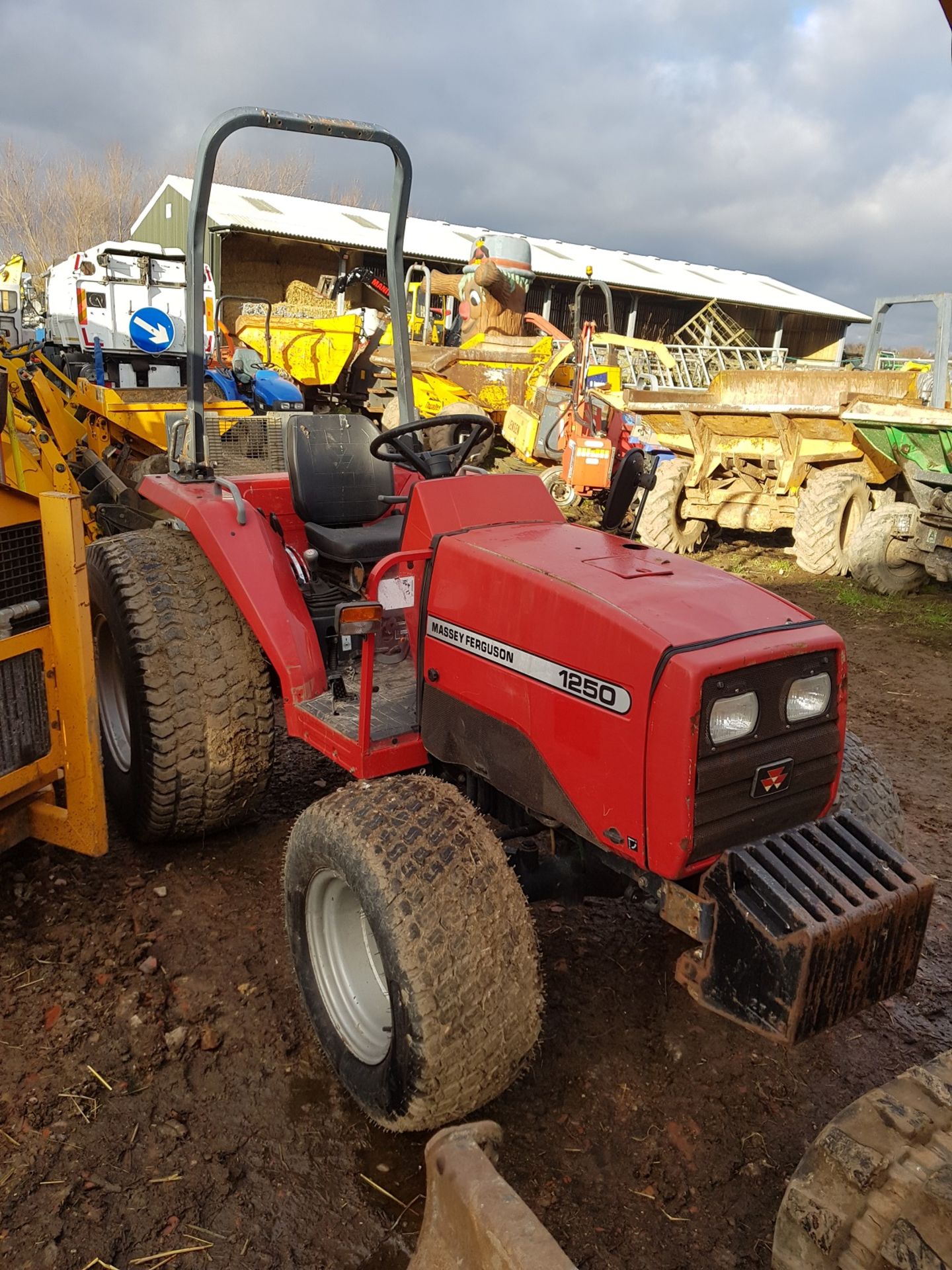 MASSEY FERGUSON 1250 TRACTOR, SHOWING 1,601 HOURS (UNVERIFIED) *PLUS VAT* - Image 7 of 7