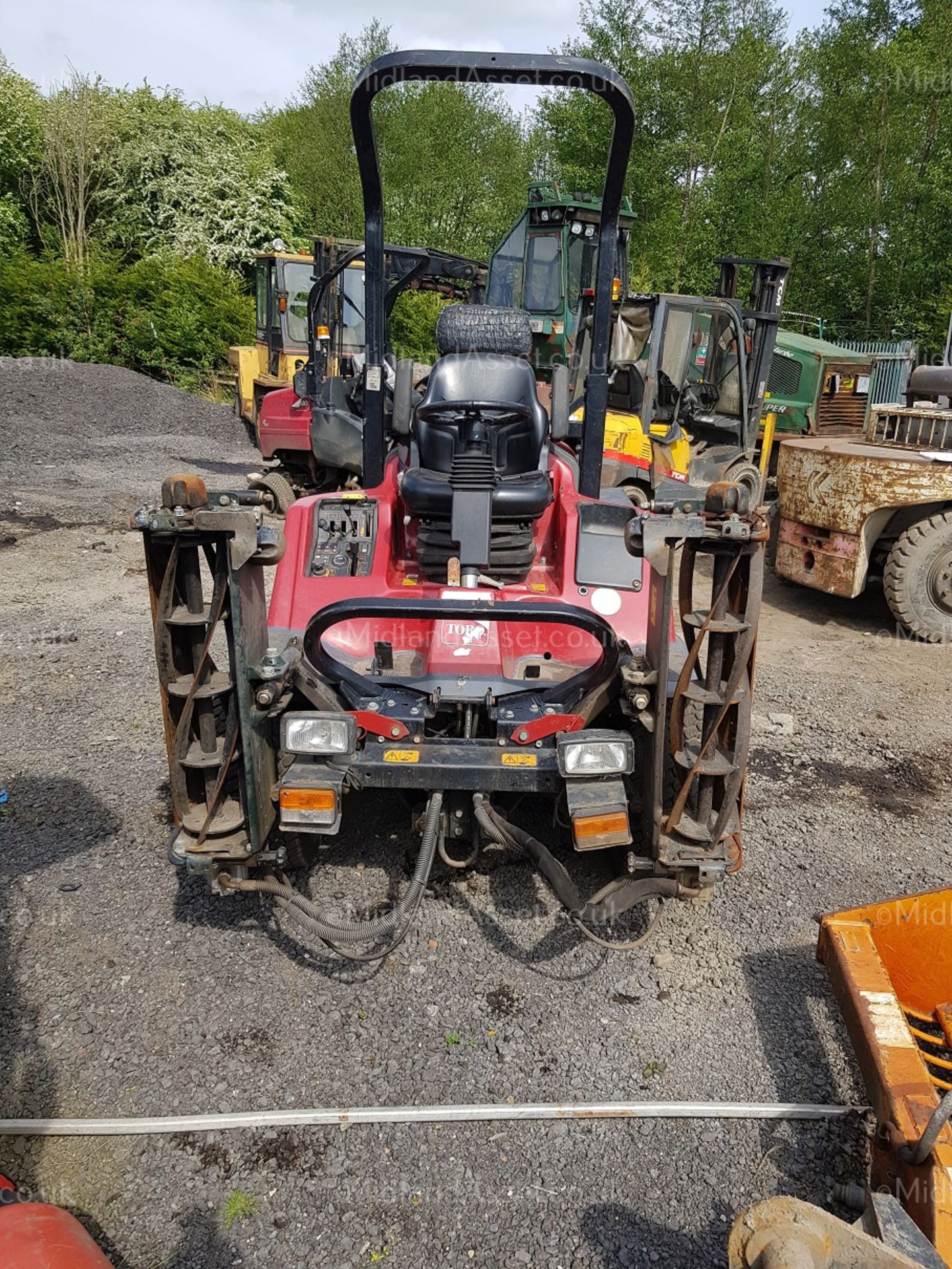 2012/12 REG TORO LT3240 3 GANG MOWER, EX HULL CITY COUNCIL, SHOWING 3977 HOURS *PLUS VAT* - Image 2 of 7