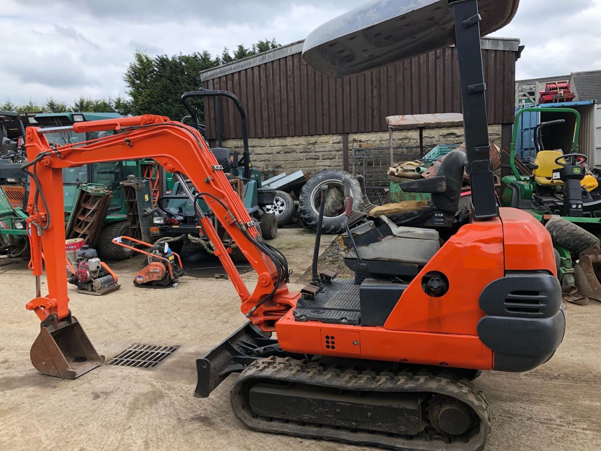 1999 AIRMAN AX15-2 GL 1.5 TONNE TRACKED MINI DIGGER / EXCAVATOR *PLUS VAT*