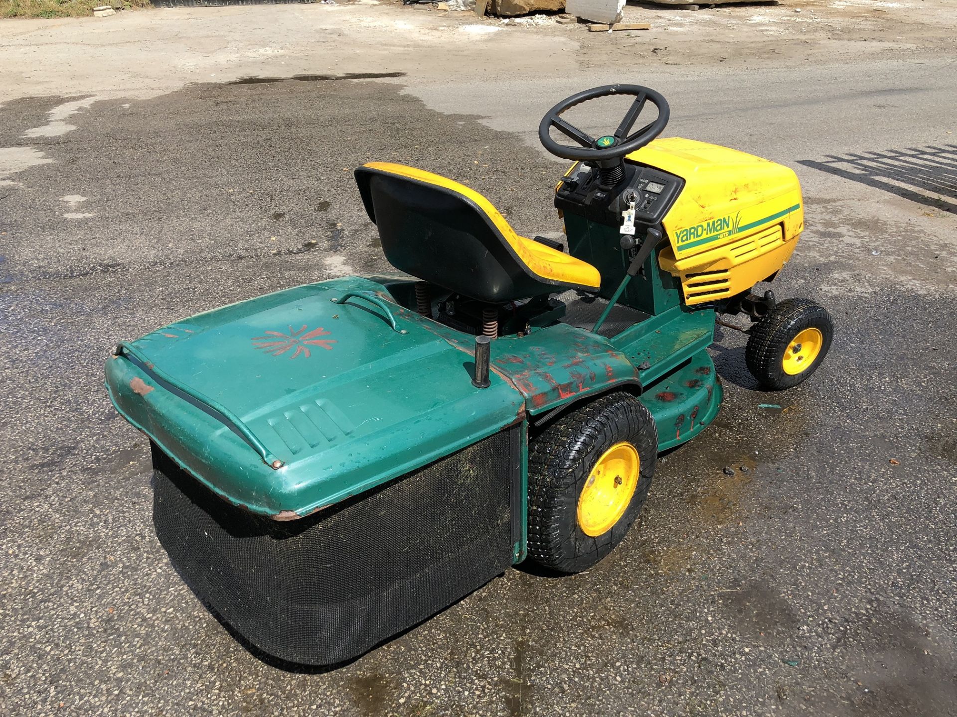 YARD-MAN BY MTD TA 4140 RIDE ON PETROL LAWN MOWER *NO VAT* - Image 5 of 10