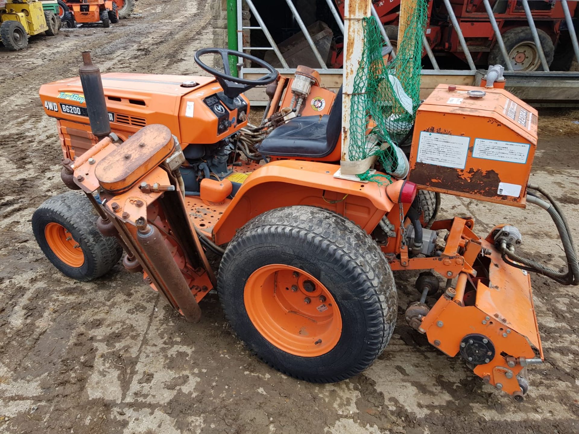 KUBOTA B6200 TURF BOY, STARTS, RUNS AND CUTS 3X CYLINDERS 4WD *PLUS VAT* - Image 10 of 11