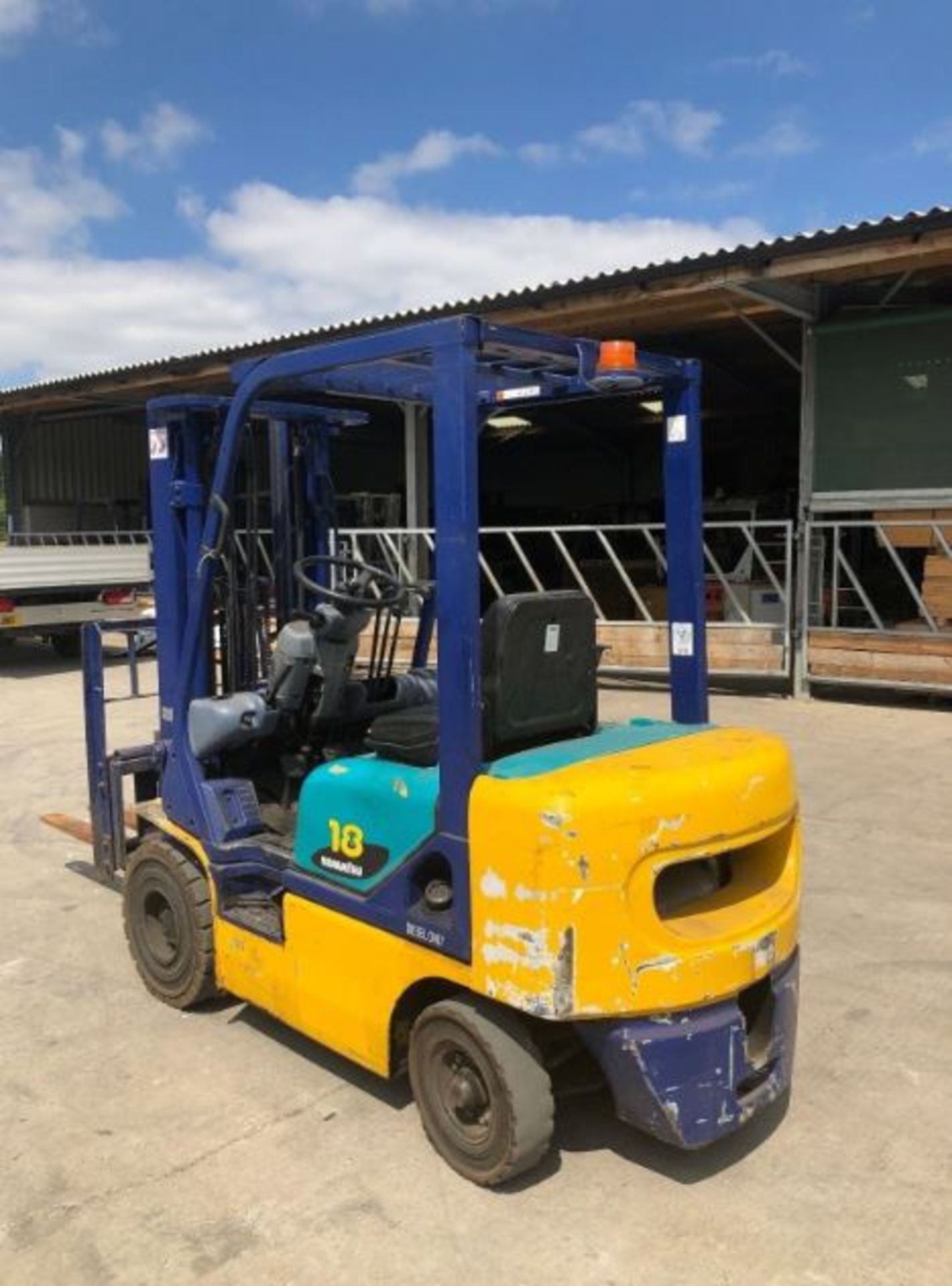 KOMATSU 1.8 TONNE DIESEL FORKLIFT FD18T-16, TRIPLE MAST, SIDE SHIFT, FREE LIFT *PLUS VAT* - Image 3 of 5