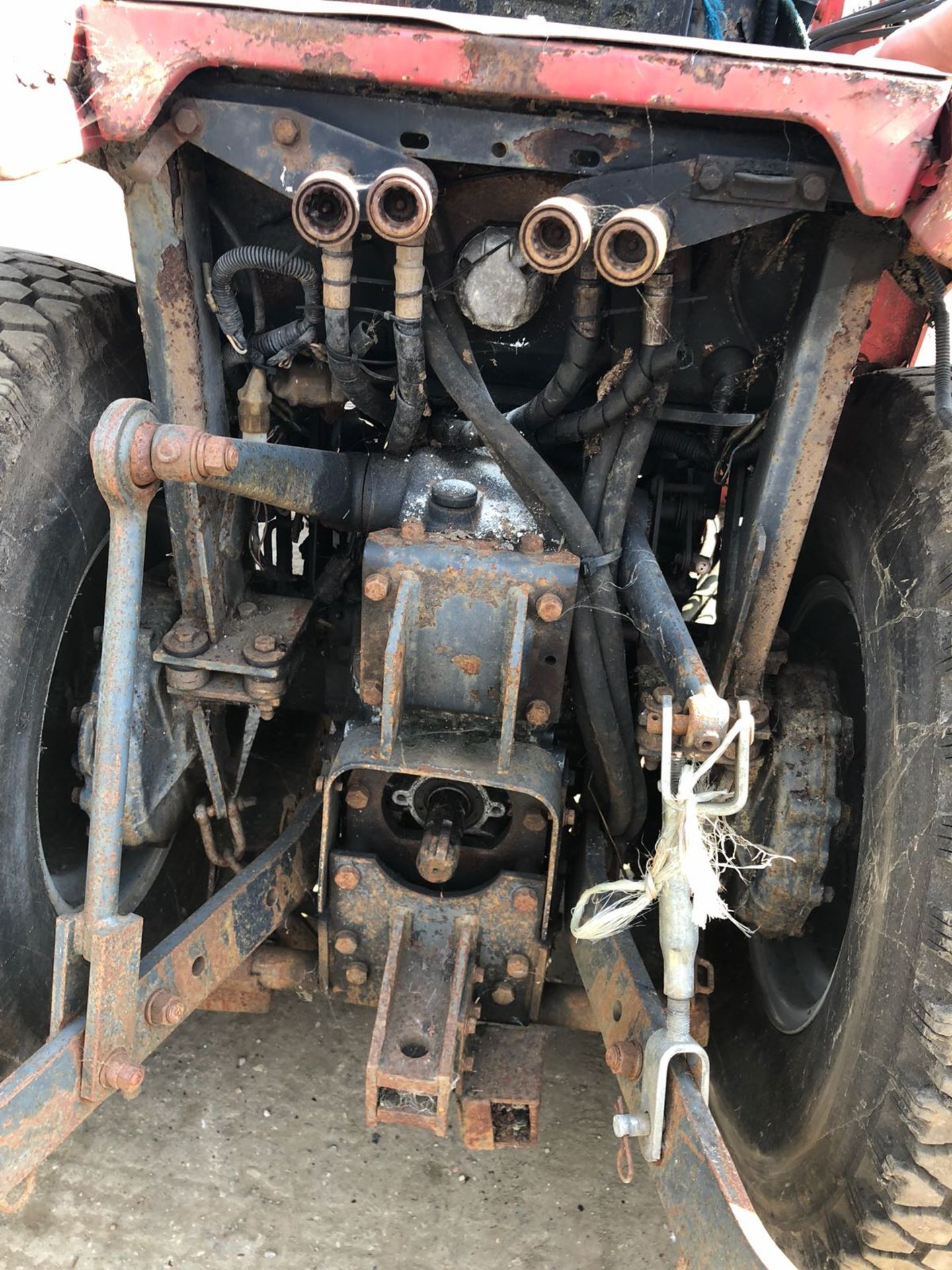 YEAR UNKNOWN MASSEY FERGUSON 1235 COMPACT TRACTOR C/W LEWIS LAND LUGGER 25Q FRONT LOADER *PLUS VAT* - Image 7 of 12