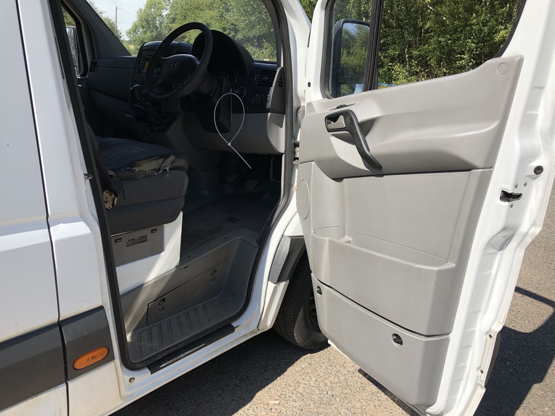 2012/12 REG MERCEDES-BENZ SPRINTER 313 CDI WHITE DIESEL PANEL VAN, SHOWING 1 FORMER KEEPER *NO VAT* - Image 11 of 16