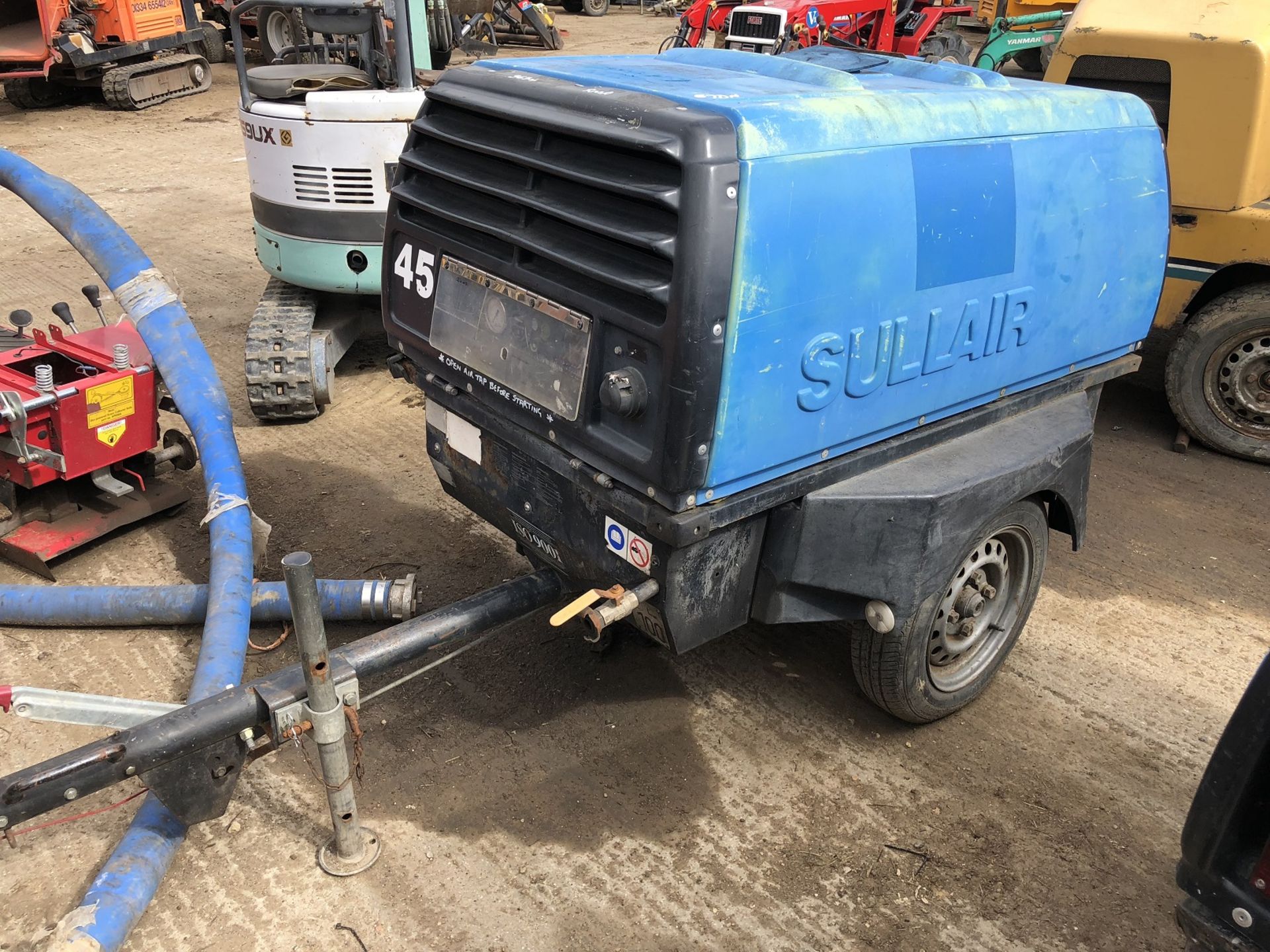 TOWABLE SINGLE AXLE SULLAIR 45 COMPRESSOR, UP TO 4 AVAILABLE *PLUS VAT* - Image 2 of 5