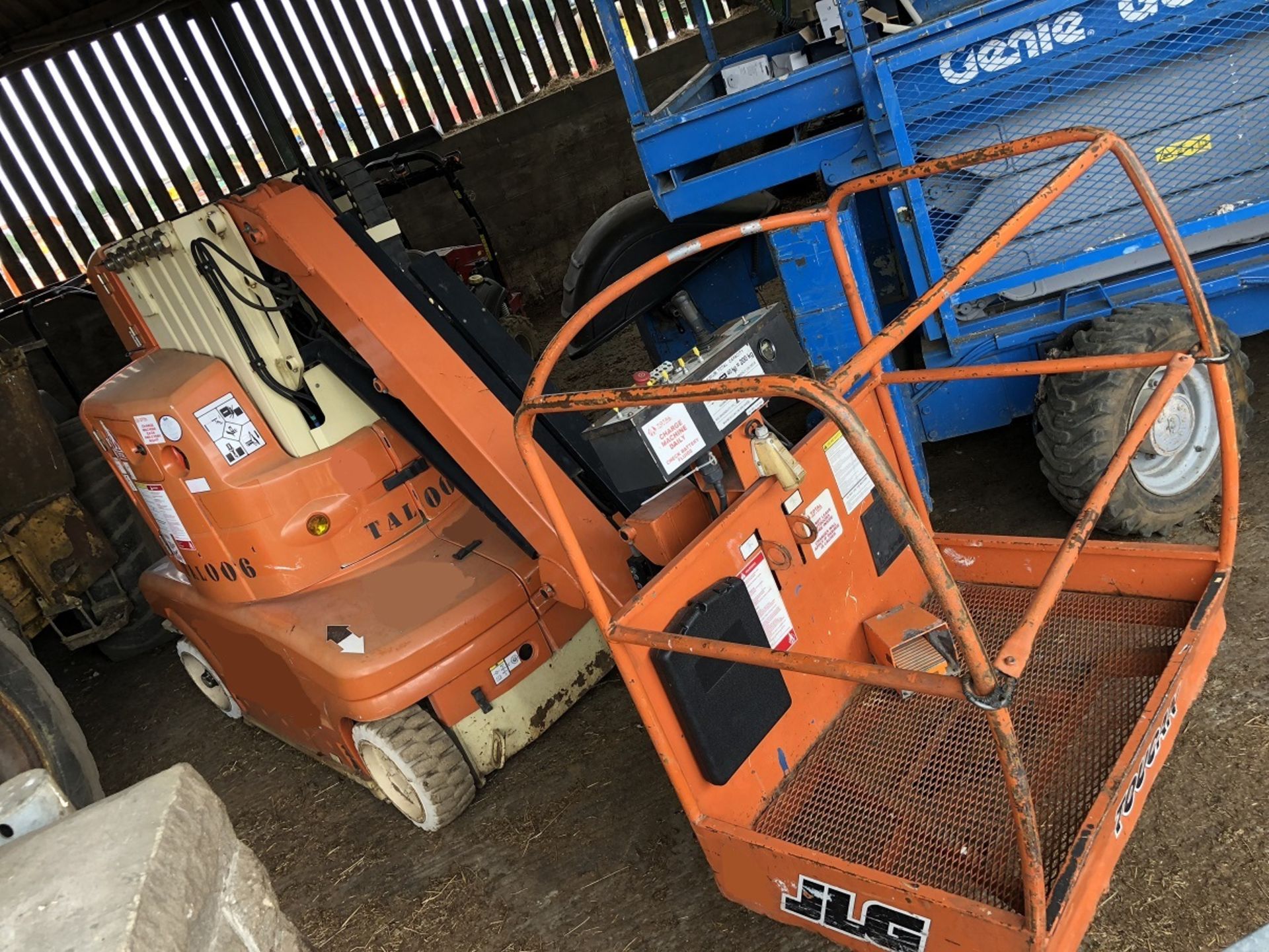 JLG TOUCAN TELESCOPIC SCISSOR LIFT 12M REACH HEIGHT *PLUS VAT*