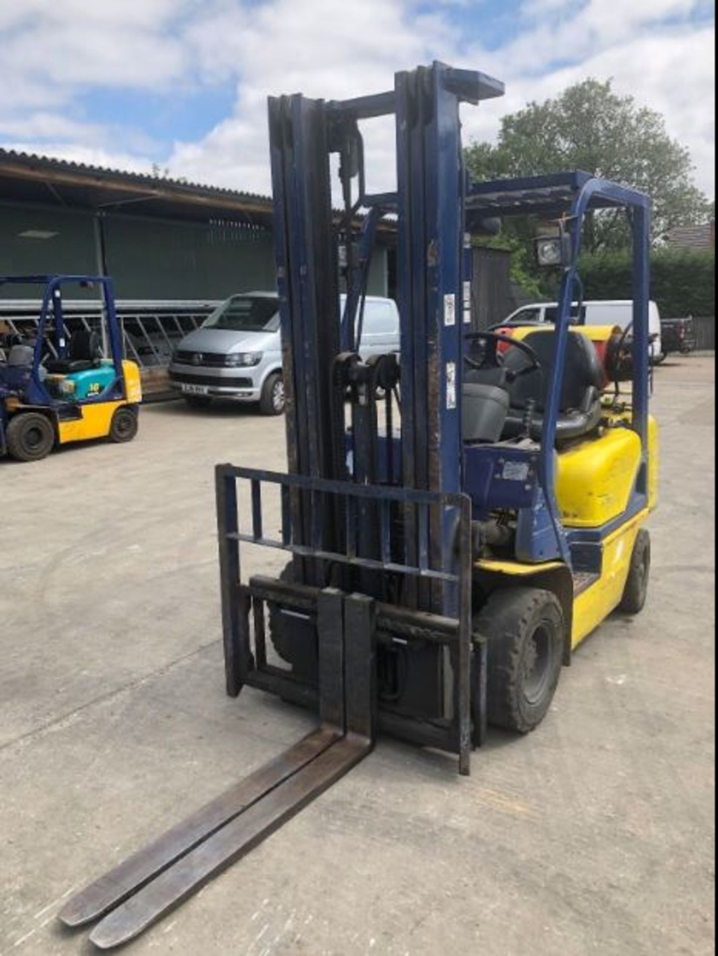 KOMATSU 1.5 TONNE LPG FORKLIFT FG15-HT-17, TRIPLE MAST, SIDE SHIFT, FREE LIFT *PLUS VAT* - Image 5 of 6