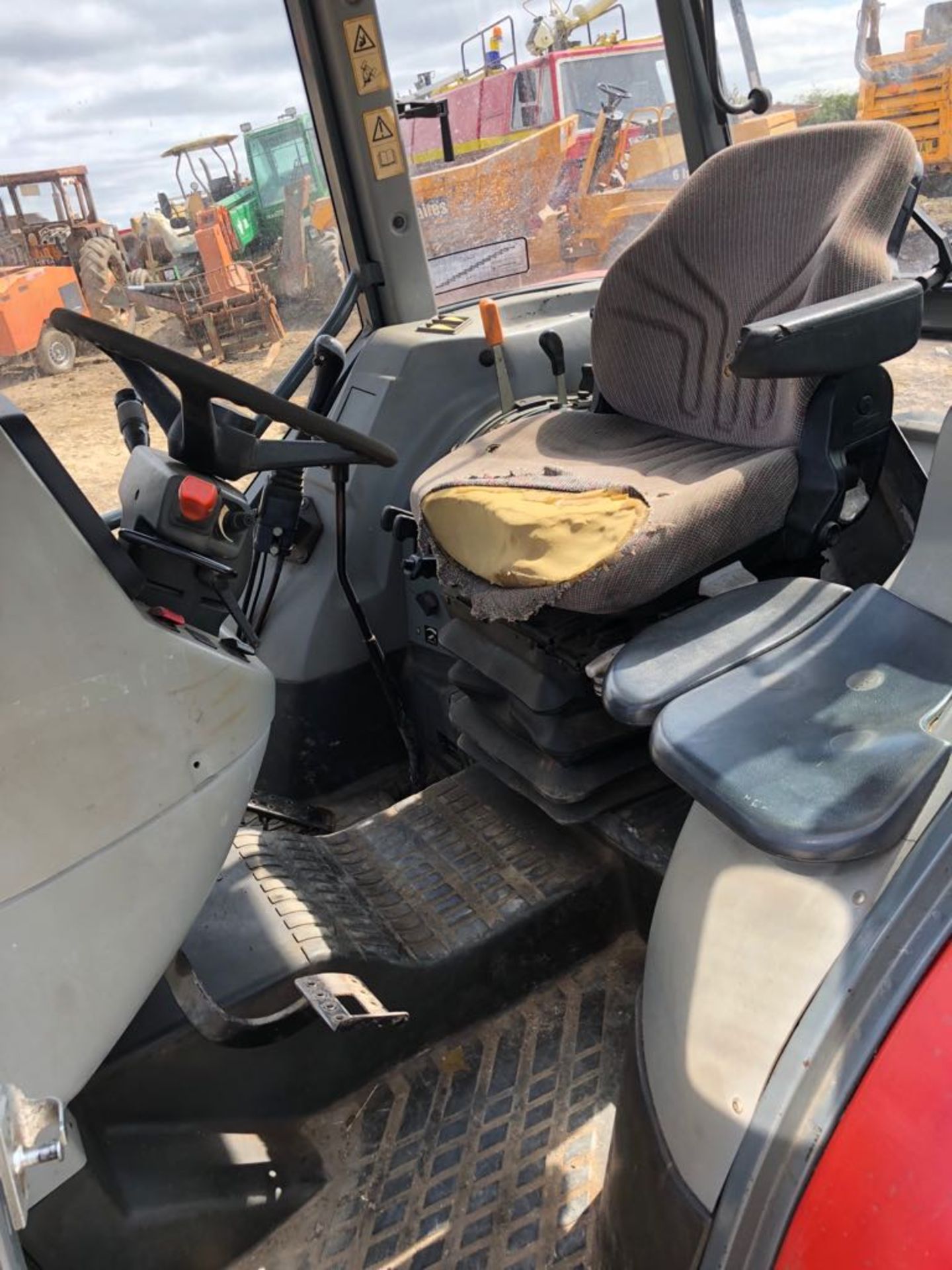 MASSEY FERGUSON 895 TRACTOR WITH FRONT BUCKET, IN WORKING ORDER *PLUS VAT* - Image 6 of 10