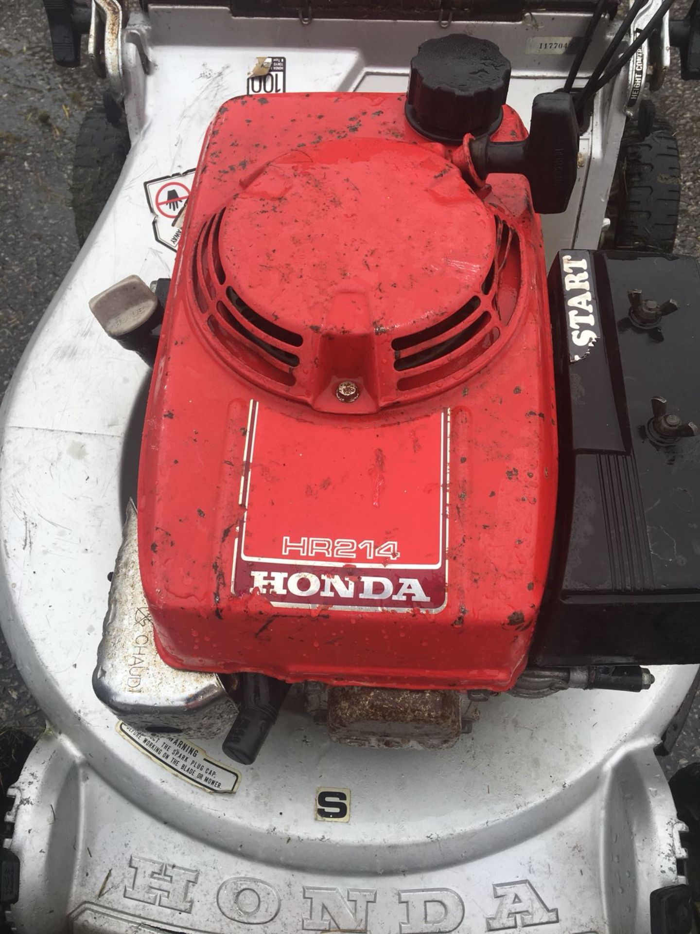 HONDA WALK BEHIND PUSH MOWER PULL START, HONDA HR214 ENGINE *NO VAT* - Image 4 of 5