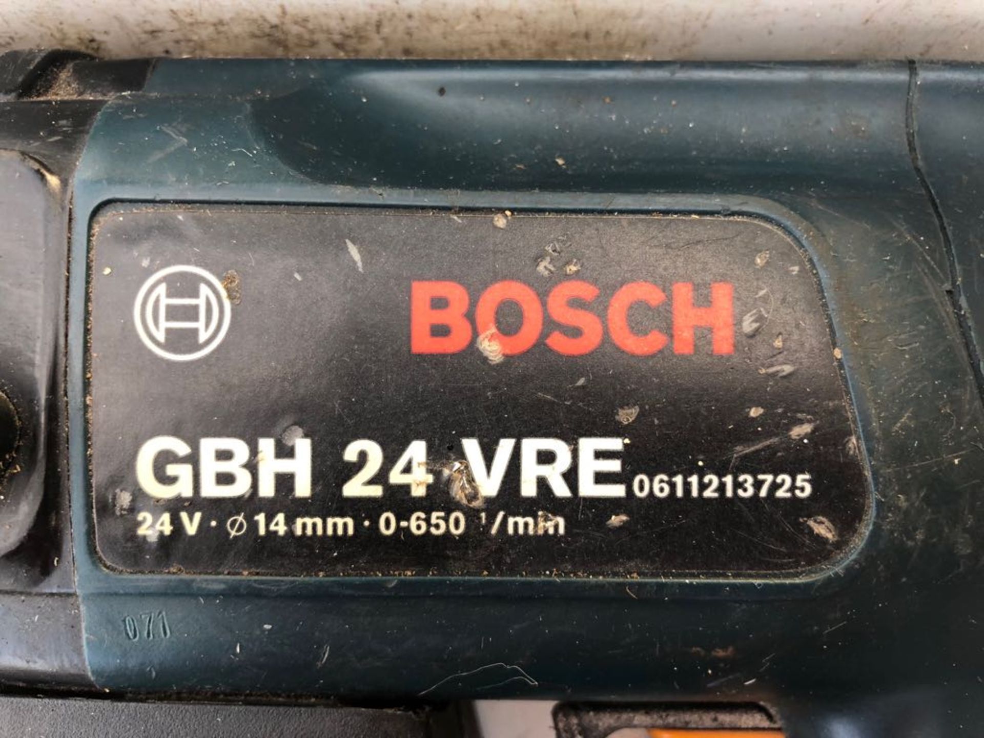 BOSCH GBH 24 VRE DRILL WITH X2 BATTERIES, ORIGINAL CHARGER AND BOX *PLUS VAT* - Image 2 of 5