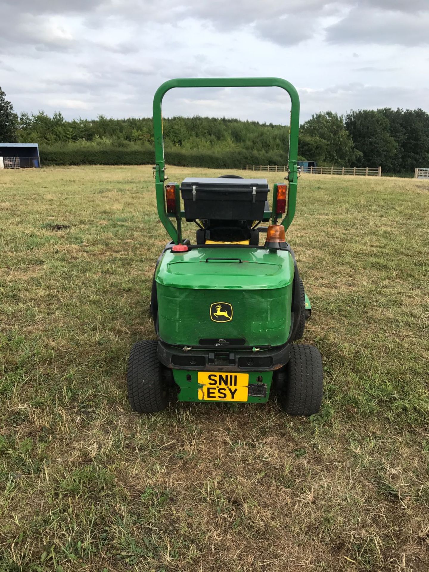 2011 JOHN DEERE FASTBACK COMMERCIAL 62 INCH RIDE ON ROTARY MOWER *PLUS VAT* - Image 4 of 6