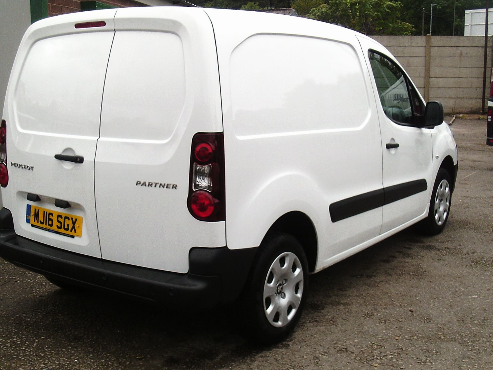 2016/16 REG PEUGEOT PARTNER 850 PROFESSIONAL 1.6 HDI DIESEL PANEL VAN, SHOWING 0 FORMER KEEPERS - Image 6 of 13