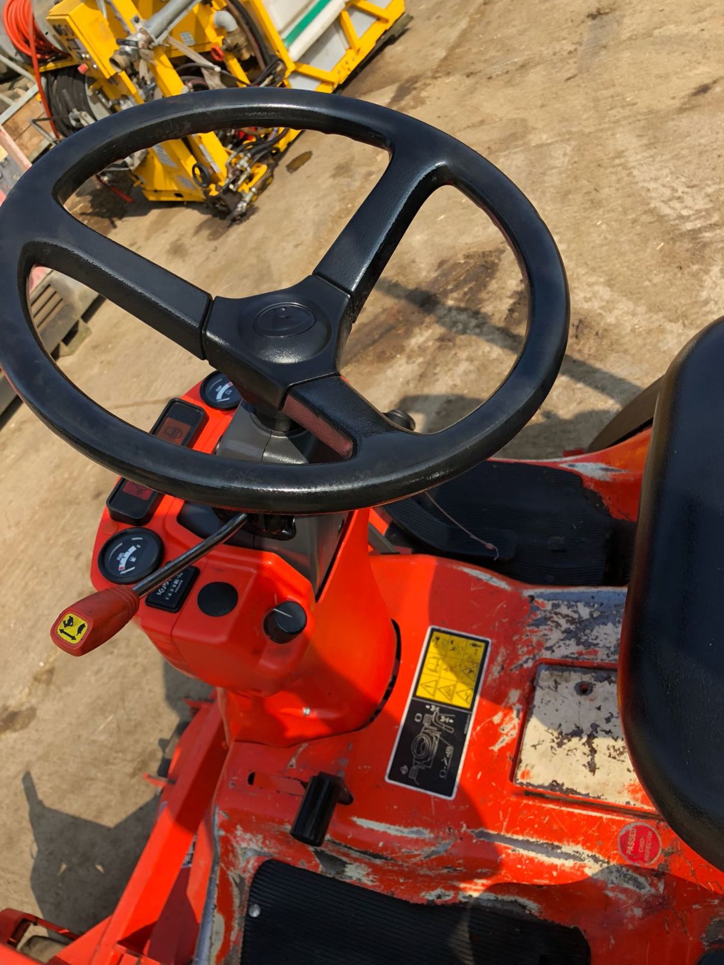 2013/13 REG KUBOTA F3680 ORANGE DIESEL RIDE ON LAWN MOWER, SHOWING 1 FORMER KEEPER *PLUS VAT* - Image 11 of 12