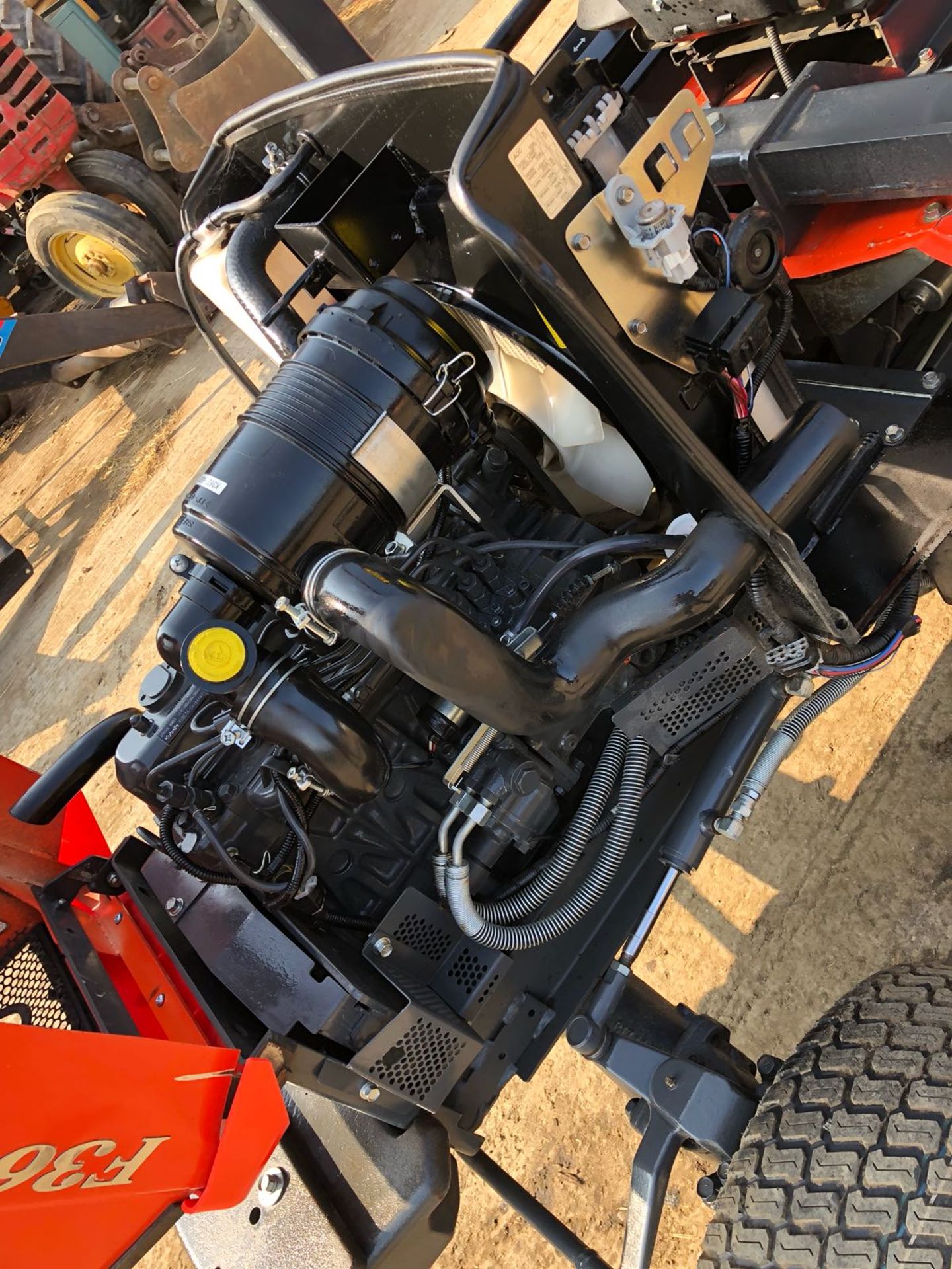 2013/13 REG KUBOTA F3680 ORANGE DIESEL RIDE ON LAWN MOWER, SHOWING 1 FORMER KEEPER *PLUS VAT* - Image 2 of 12