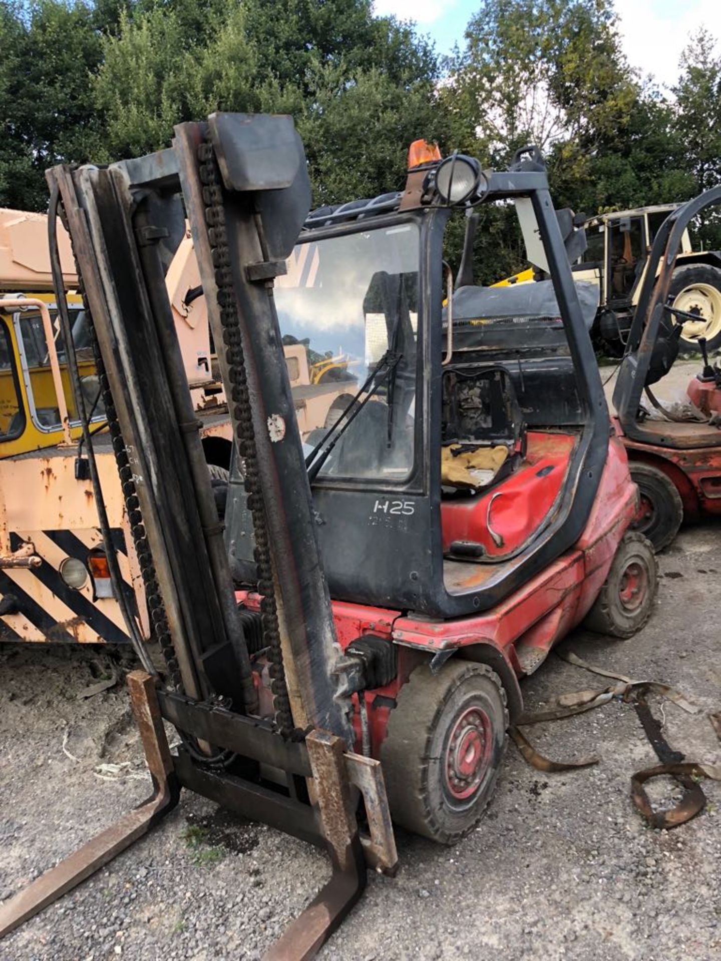 LANSING H25D FORKLIFT, SHOWING 9325 HOURS (UNVERIFIED), RUNS, DRIVES AND LIFTS *PLUS VAT* - Image 3 of 10