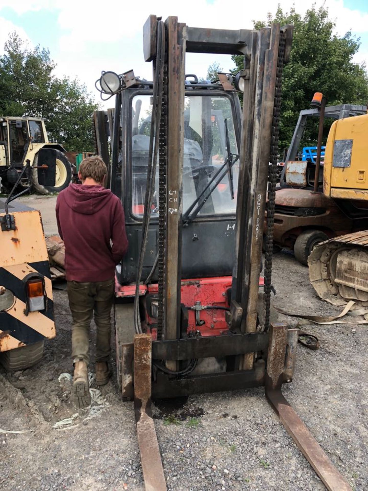 LANSING H25D FORKLIFT, SHOWING 9325 HOURS (UNVERIFIED), RUNS, DRIVES AND LIFTS *PLUS VAT* - Image 2 of 10