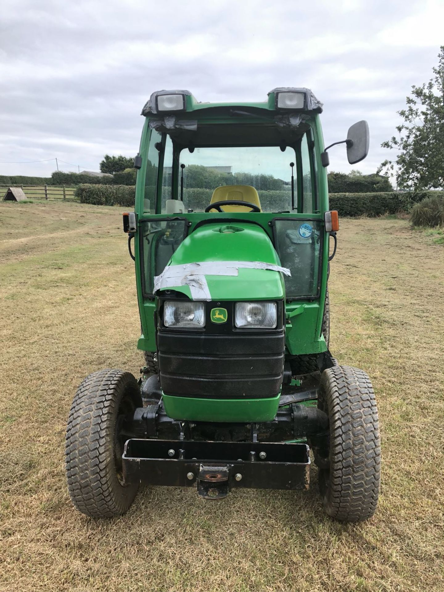 2002/51 REG JOHN DEERE 4310 TRACTOR / RIDE ON LAWN MOWER WITH CAB *PLUS VAT* - Image 4 of 17