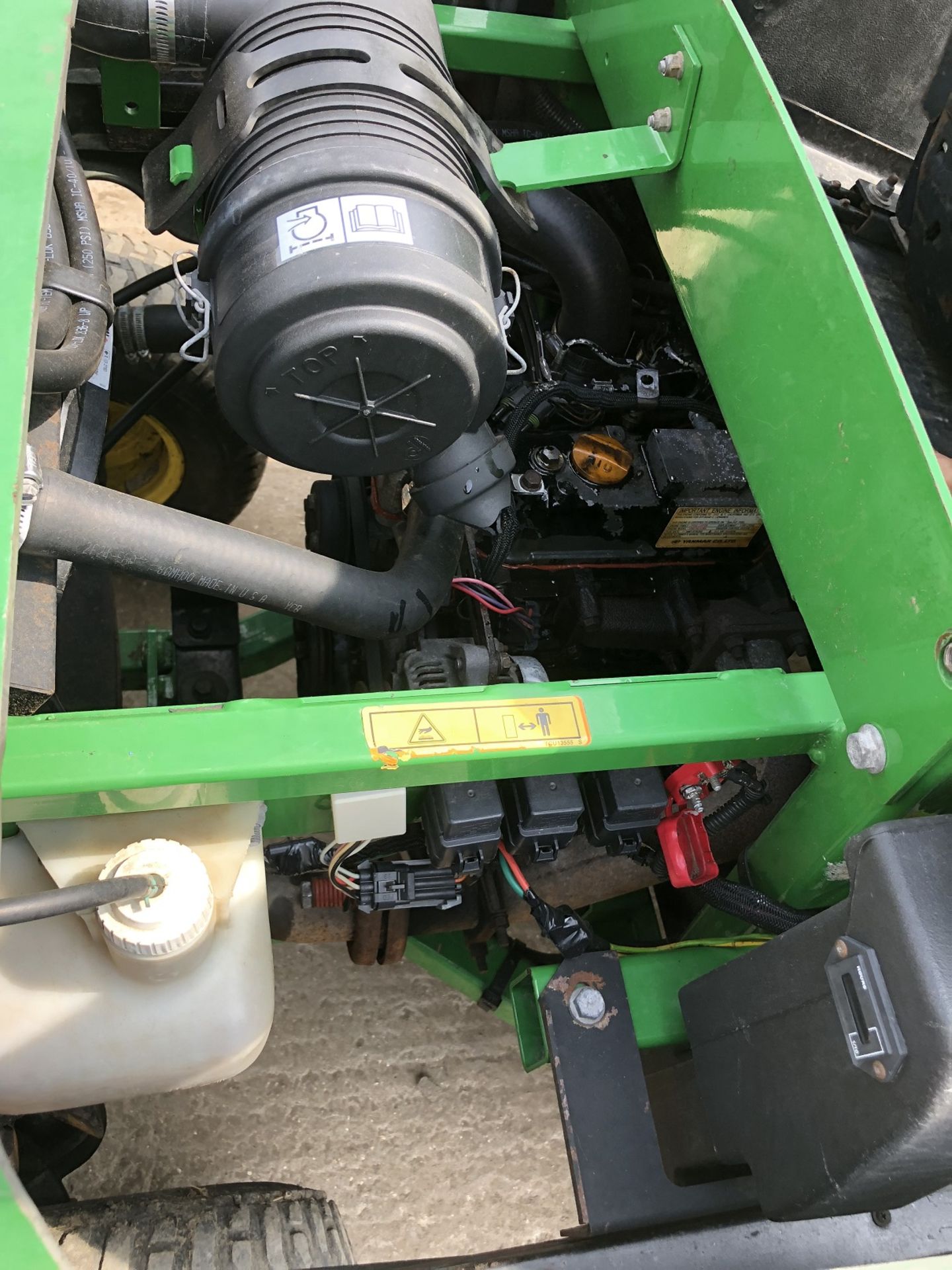 JOHN DEERE 1435 FRONT ROTARY FLAIL MOWER DIESEL ENGINE *PLUS VAT* - Image 6 of 9