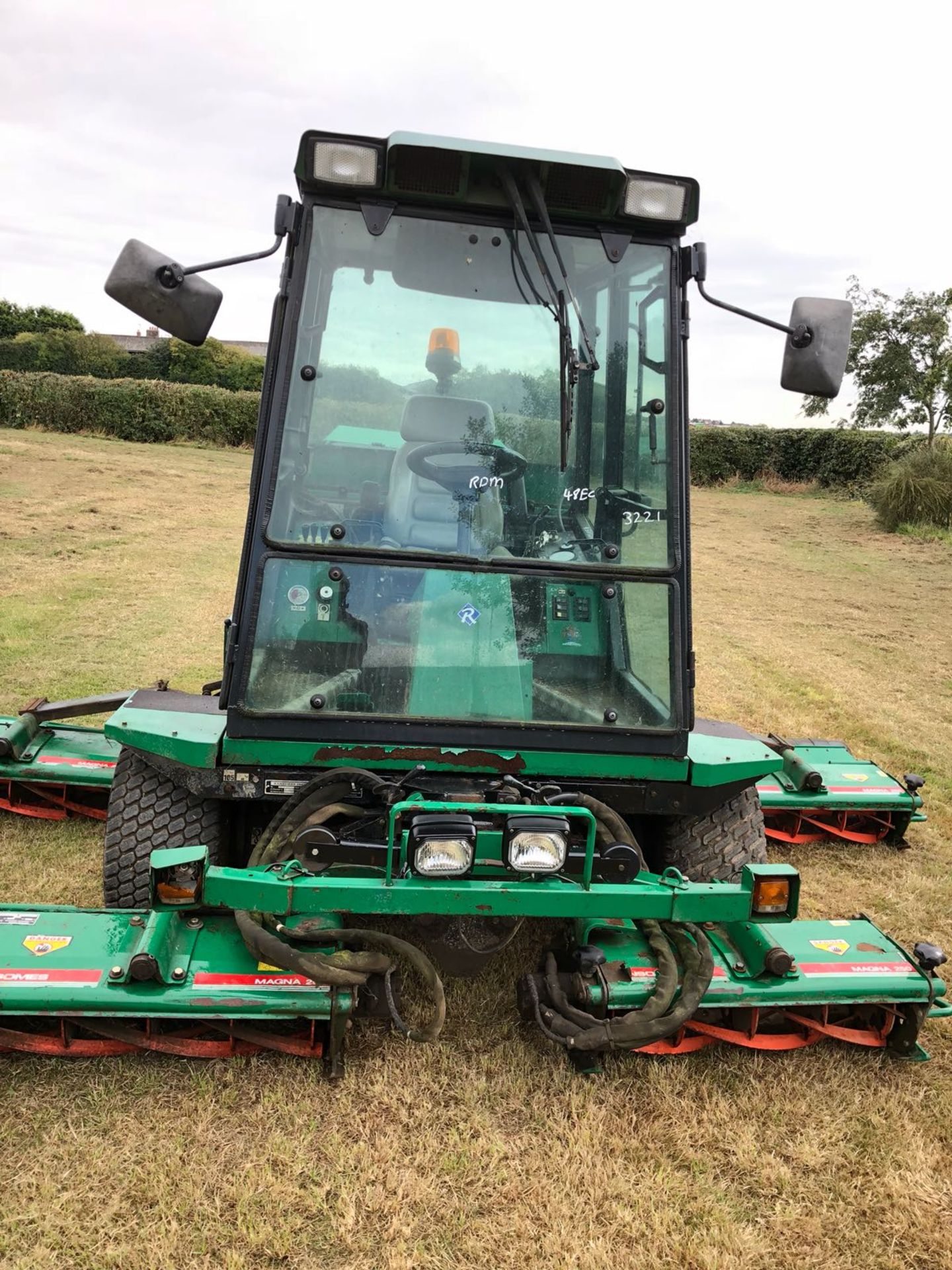 RANSOMES COMMANDER 3520 CYLINDER MOWER, FULL GLASS CAB *PLUS VAT* - Image 3 of 15