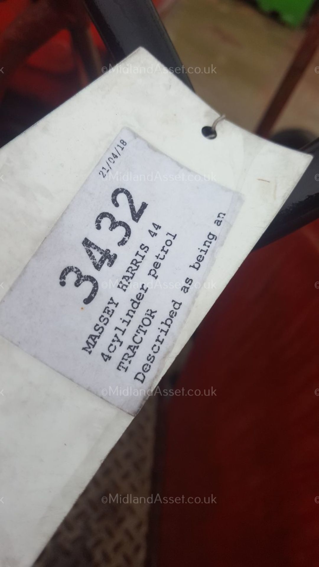 MASSEY HARRIS 44 TRACTOR, PETROL. SOLD AS VINTAGE AND NEEDING RESTORATION *PLUS VAT* - Image 9 of 9