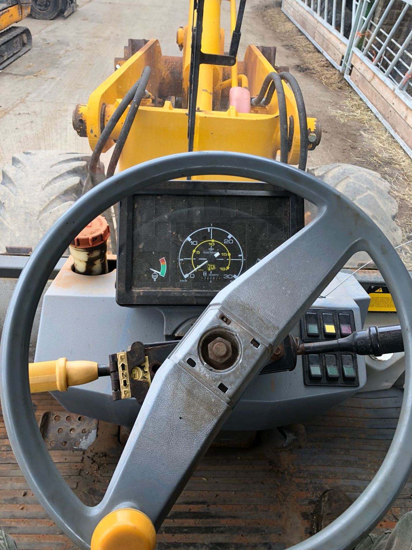 1985-1991/J REG JCB 408 FARM MASTER LOADER, SHOWING 0 FORMER KEEPERS *PLUS VAT* - Image 10 of 15