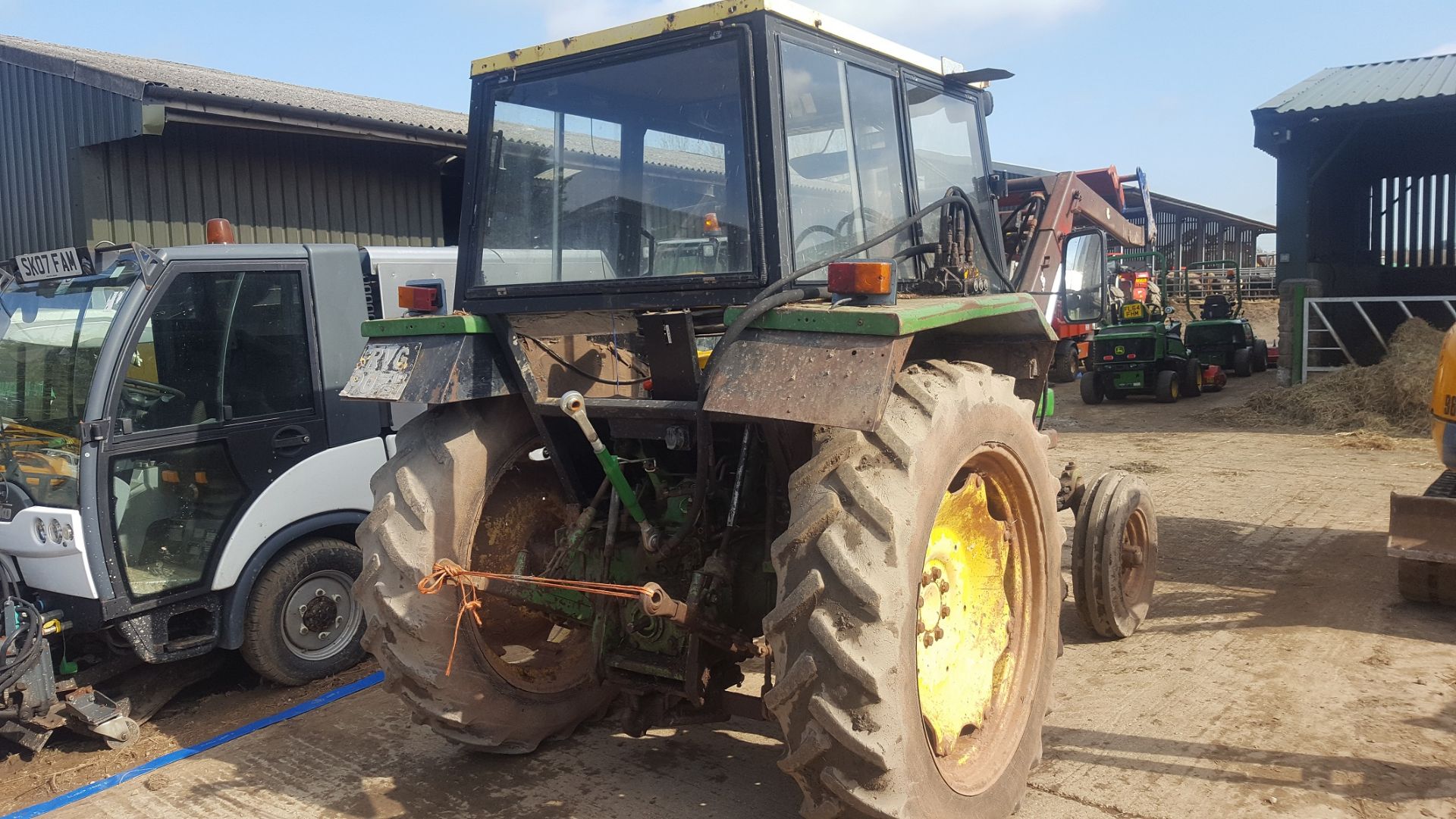 1981 JOHN DEERE 2040 DIESEL LOADING TRACTOR *PLUS VAT* - Image 4 of 9