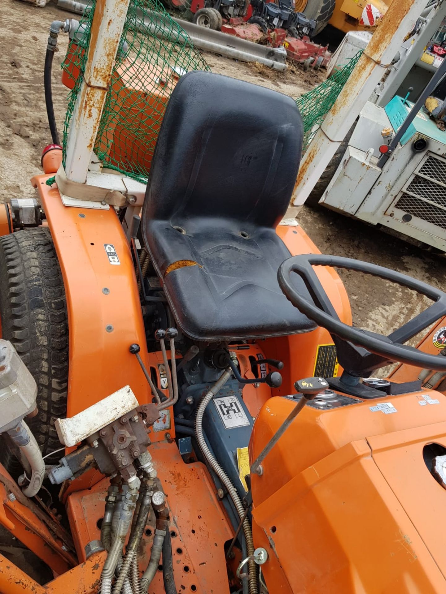 KUBOTA B6200 TURF BOY, STARTS, RUNS AND CUTS 3X CYLINDERS 4WD *PLUS VAT* - Image 9 of 11