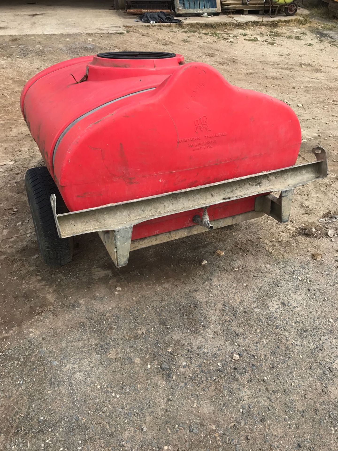 WESTERN WATER TANK BOWSER (NO LID) 1100 LITRE SINGLE AXLE TOWABLE *PLUS VAT* - Image 2 of 5