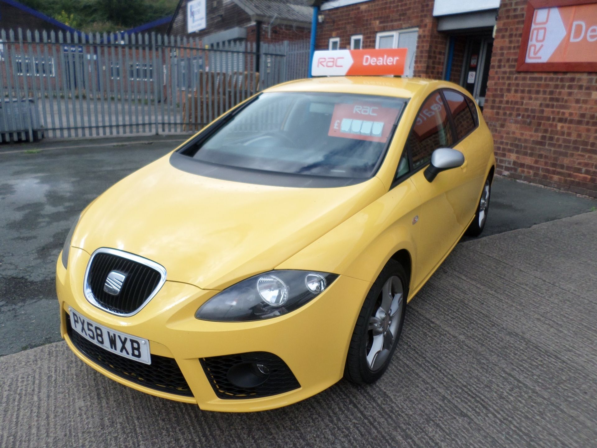 2008/58 REG SEAT LEON TSI FR YELLOW 2.0 PETROL 5 DOOR HATCHBACK, SHOWING 2 FORMER KEEPERS *NO VAT* - Image 16 of 17