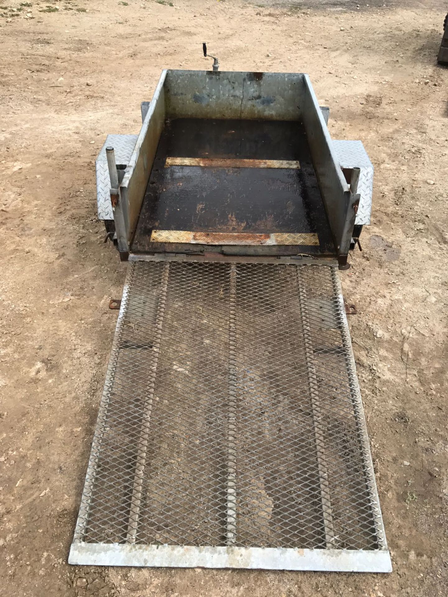 GALVANISED TRAILER C/W FULL RAMP, IDEAL FOR QUAD ETC. WEIGHT 750 KG *PLUS VAT* - Image 4 of 5