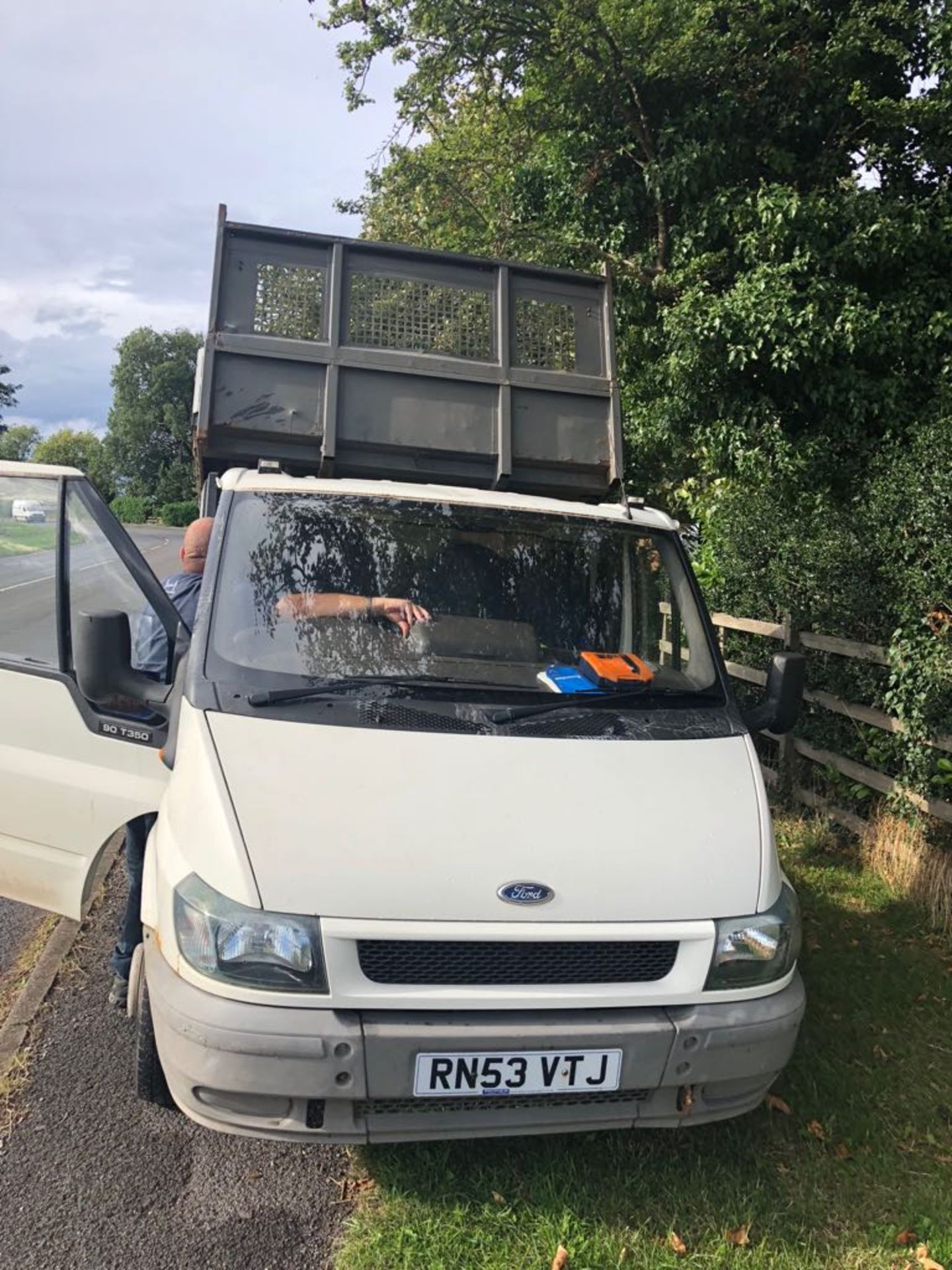 2003/53 REG FORD TRANSIT 350 MWB TD WHITE DIESEL TIPPER *NO VAT* - Image 2 of 13