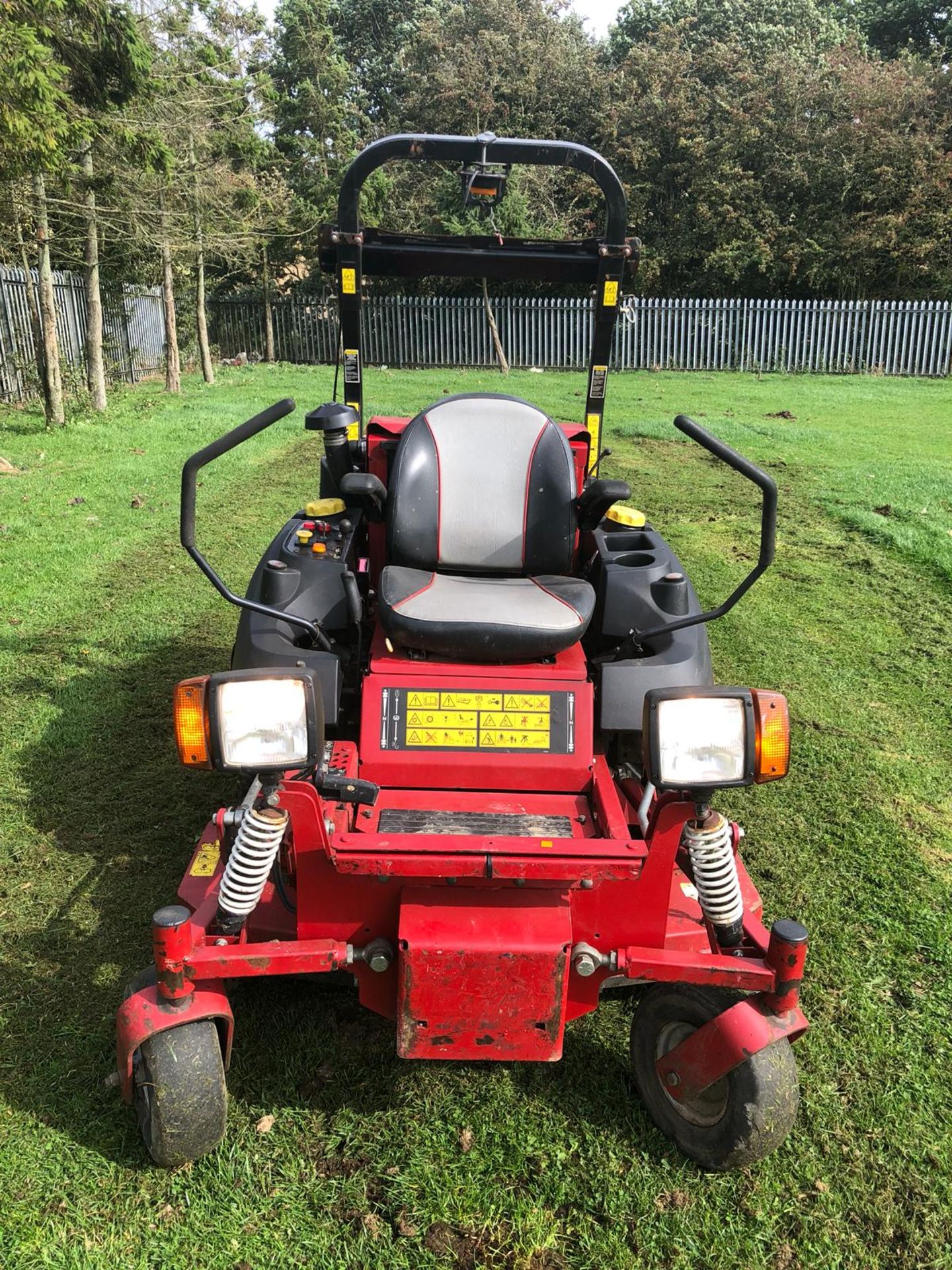 2012 FERRIS IS 2500Z ZERO TURN RIDE ON DIESEL ROTARY LAWN MOWER *PLUS VAT* - Image 2 of 14