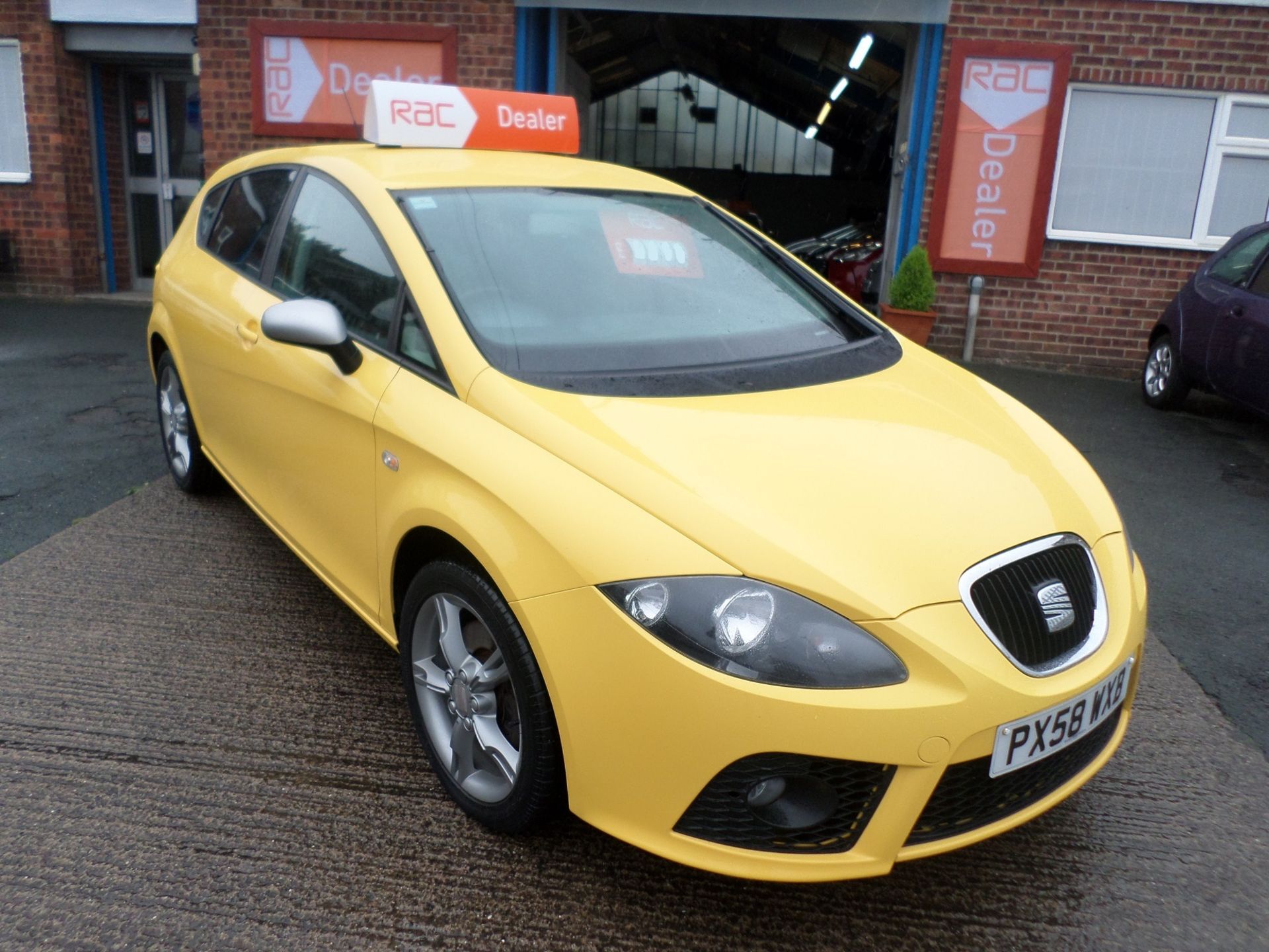 2008/58 REG SEAT LEON TSI FR YELLOW 2.0 PETROL 5 DOOR HATCHBACK, SHOWING 2 FORMER KEEPERS *NO VAT*