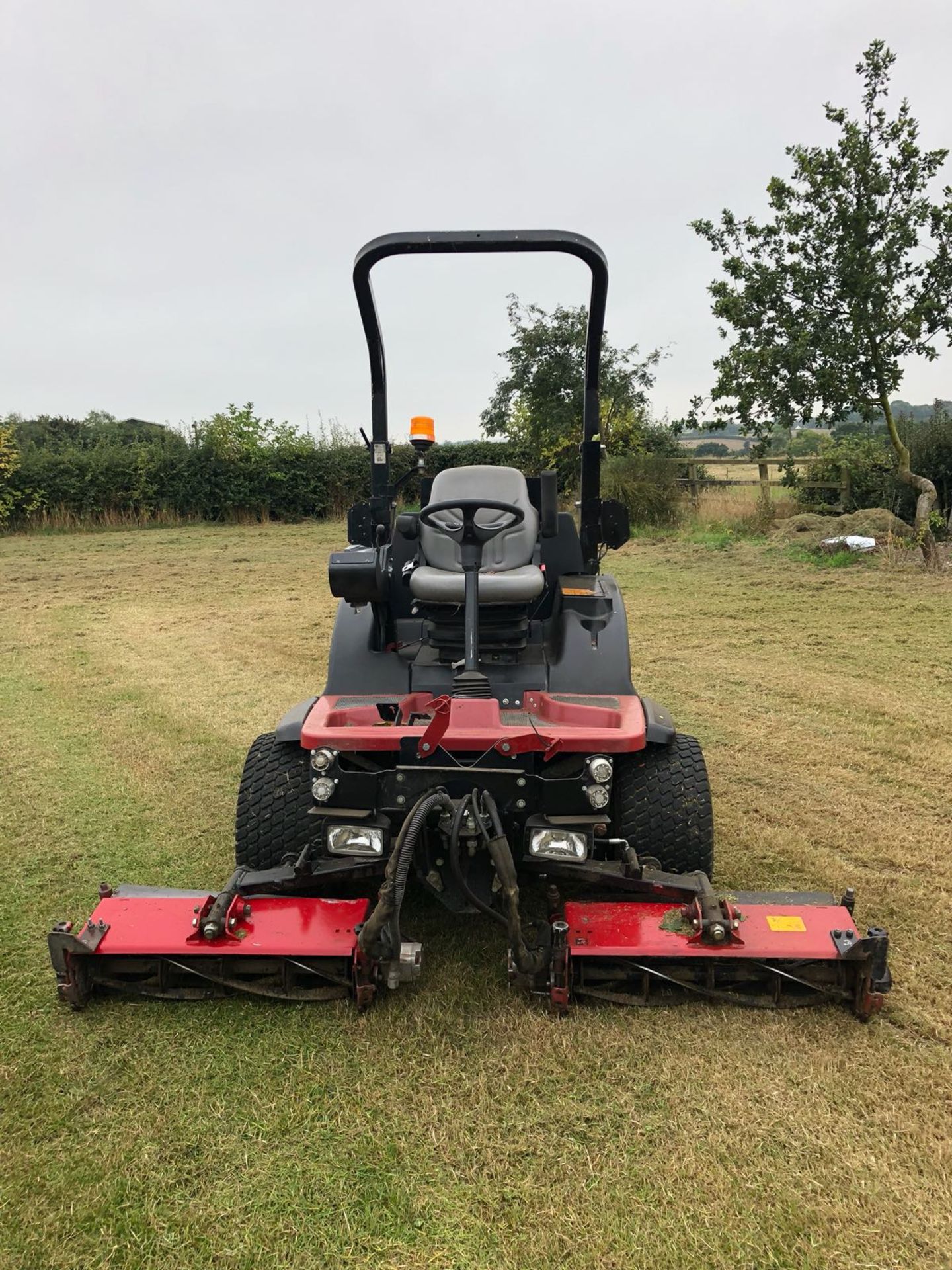 2012/12 REG TORO LT3340 4WD REEL DIESEL RIDE ON LAWN MOWER *PLUS VAT* - Image 2 of 6