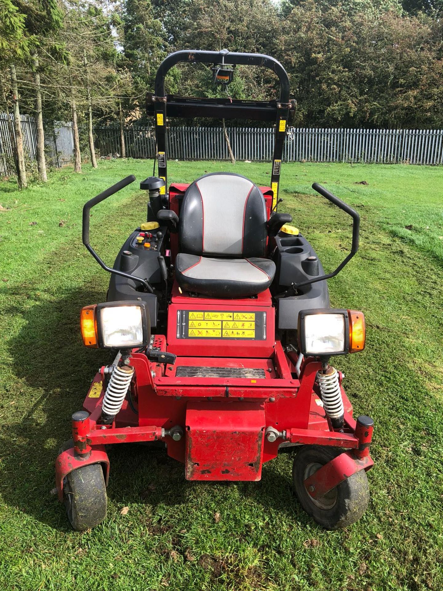 2012 FERRIS IS 2500Z ZERO TURN RIDE ON DIESEL ROTARY LAWN MOWER *PLUS VAT* - Image 5 of 14