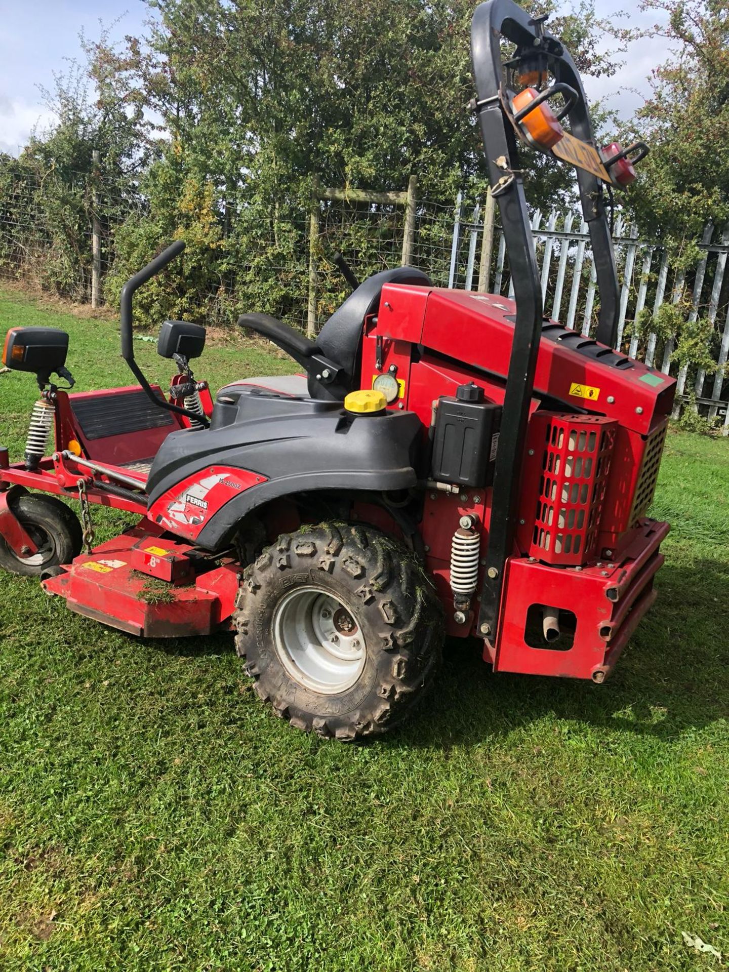 2012 FERRIS IS 2500Z ZERO TURN RIDE ON DIESEL ROTARY LAWN MOWER *PLUS VAT* - Image 7 of 14