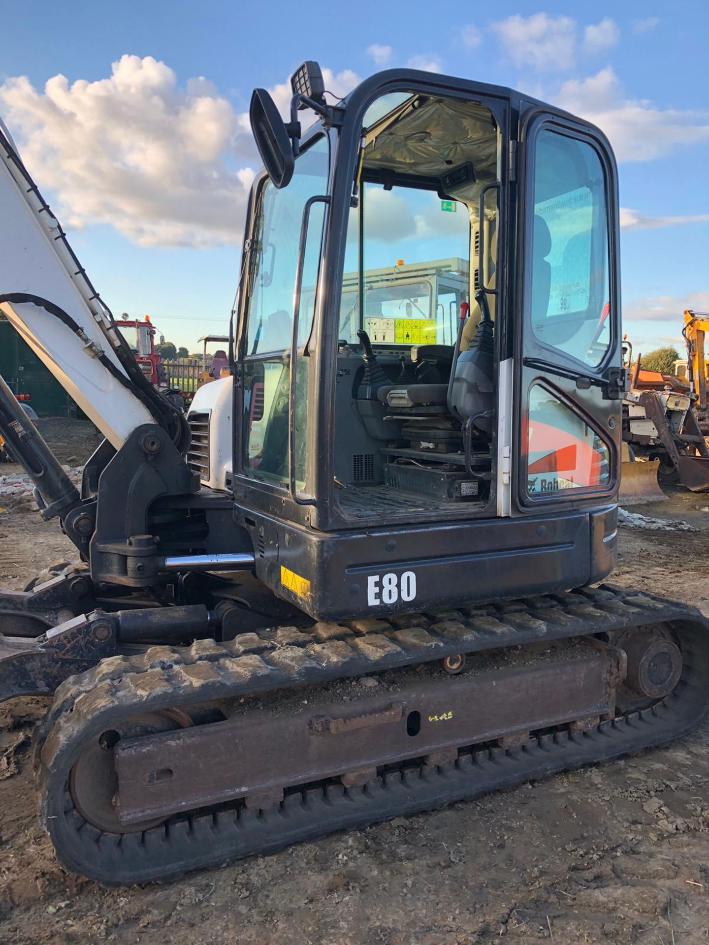 2011 - BOBCAT E80 TRACKED COMPACT EXCAVATOR 8 TONNE - X3 BUCKETS INCLUDED *PLUS VAT* - Image 11 of 16