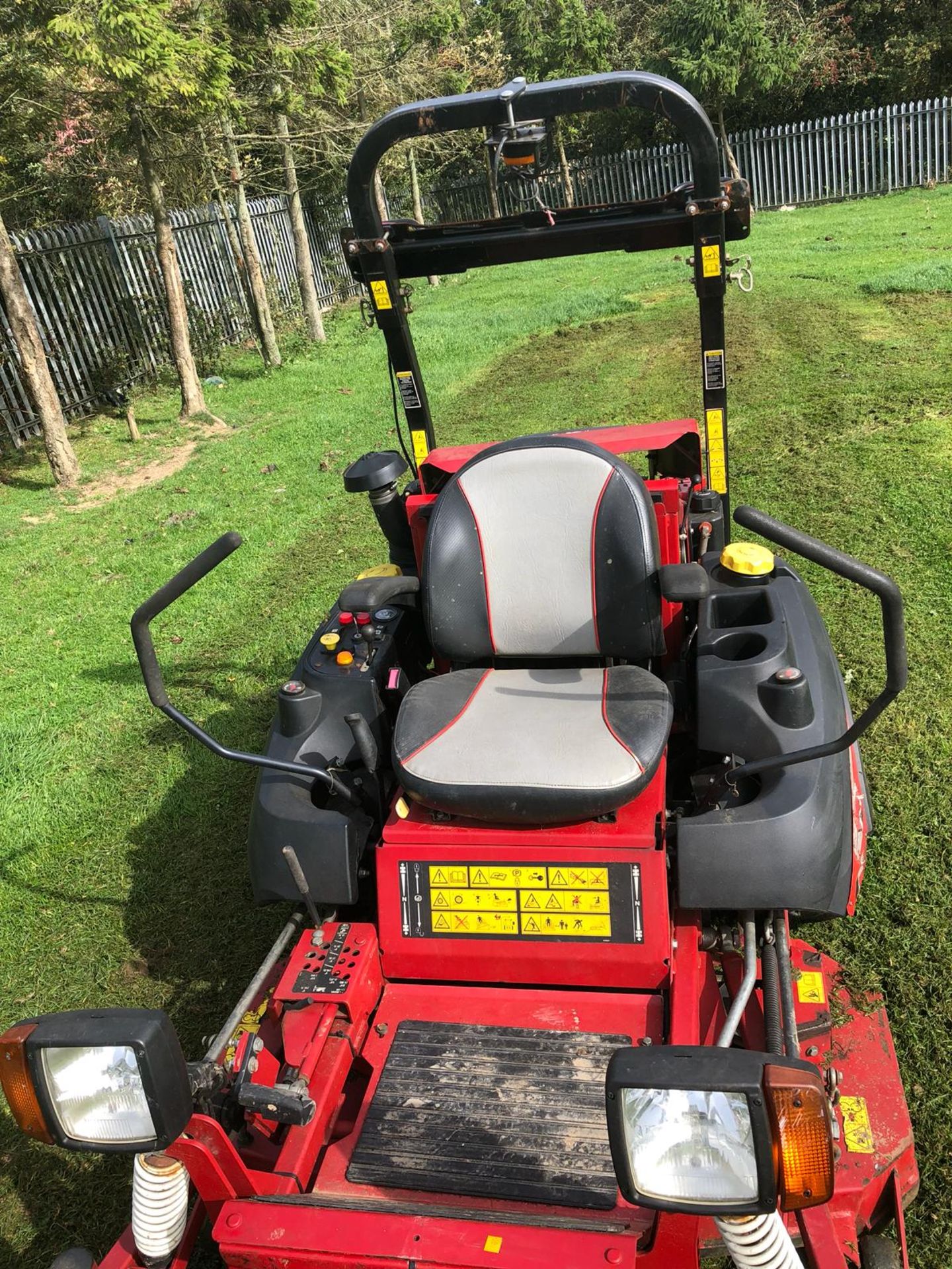 2012 FERRIS IS 2500Z ZERO TURN RIDE ON DIESEL ROTARY LAWN MOWER *PLUS VAT* - Image 3 of 14