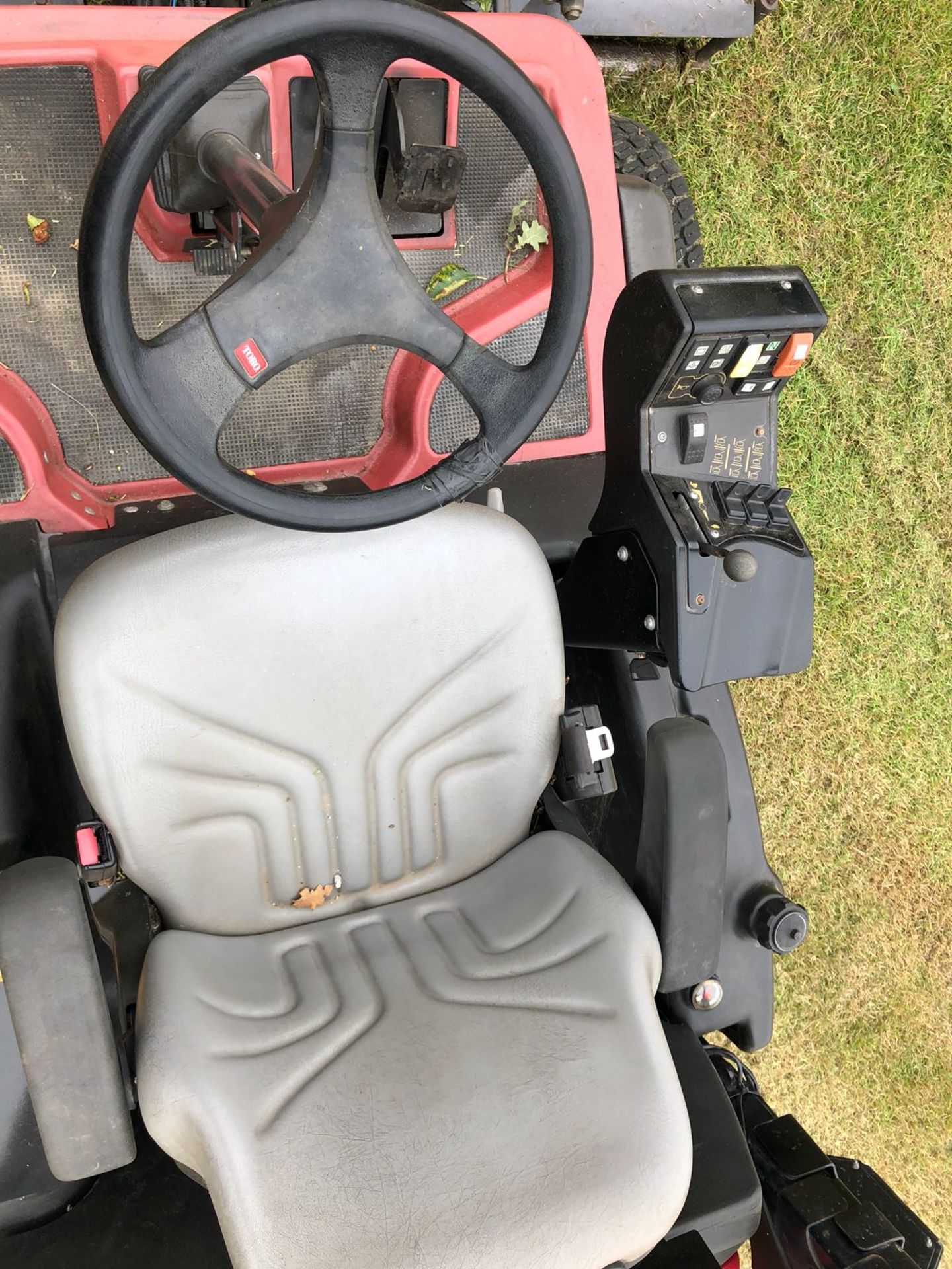 2012/12 REG TORO LT3340 4WD REEL DIESEL RIDE ON LAWN MOWER *PLUS VAT* - Image 5 of 6