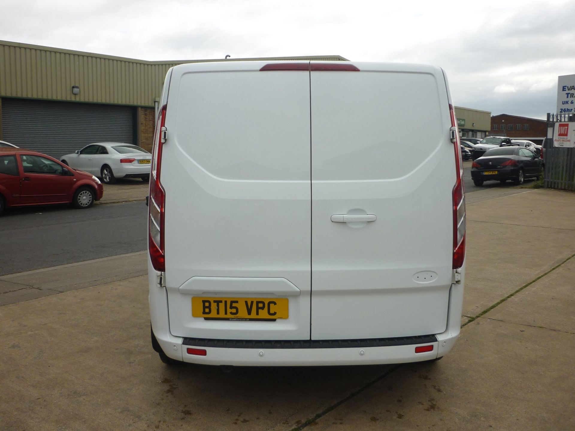 2015/15 REG FORD TRANSIT CUSTOM 270 LIMITED EDITION 125PS DIESEL PANEL VAN, SHOWING 0 FORMER KEEPERS - Image 2 of 5