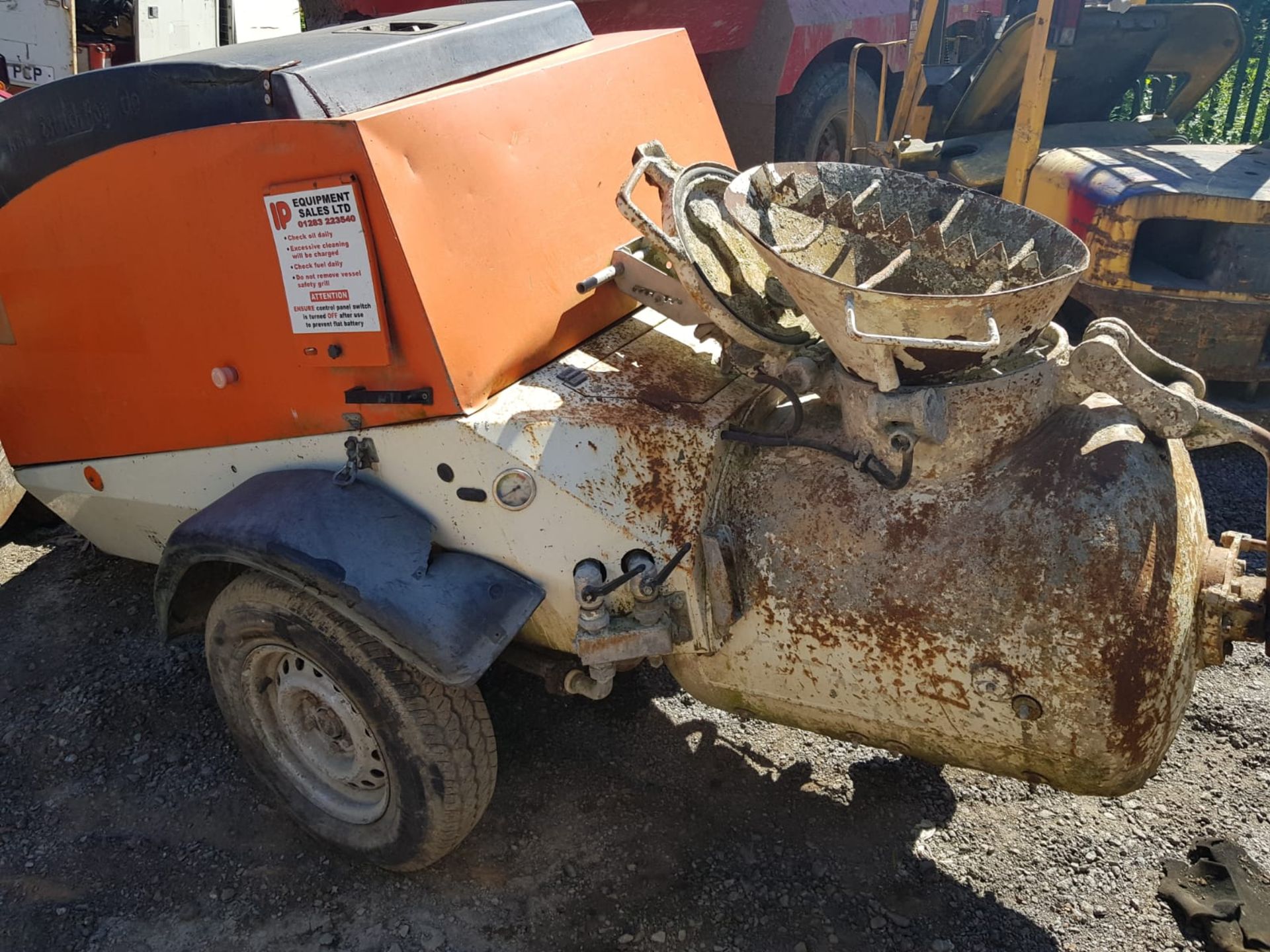 2004 BRINKMANN SINGLE AXLE TOWABLE CONCRETE PUMP *PLUS VAT* - Image 2 of 6