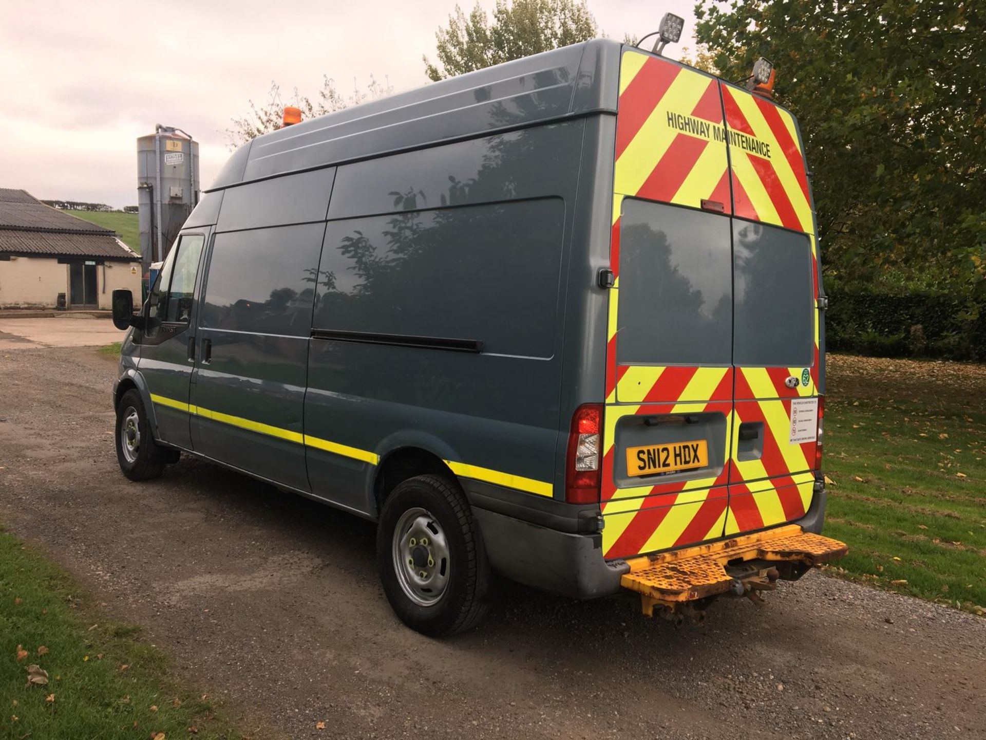 2012/12 REG FORD TRANSIT 125 T350 RWD BLUE DIESEL COMPRESSOR VAN WITH 110V OUTPUT *NO VAT* - Image 4 of 13