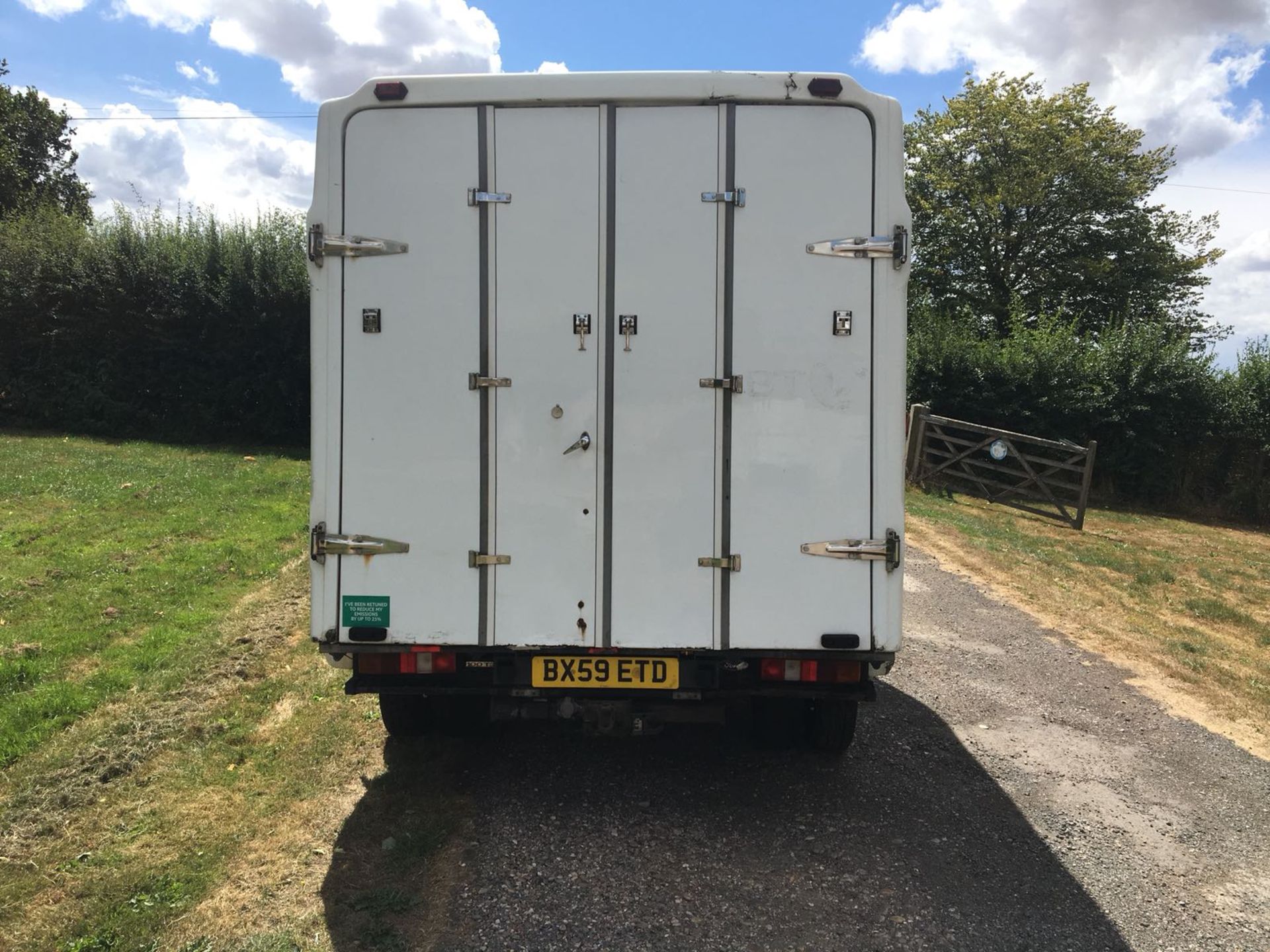 2010/59 REG FORD TRANSIT 100 T350M RWD WHITE DIESEL BOX VAN, SHOWING 0 FORMER KEEPERS *NO VAT* - Image 5 of 11