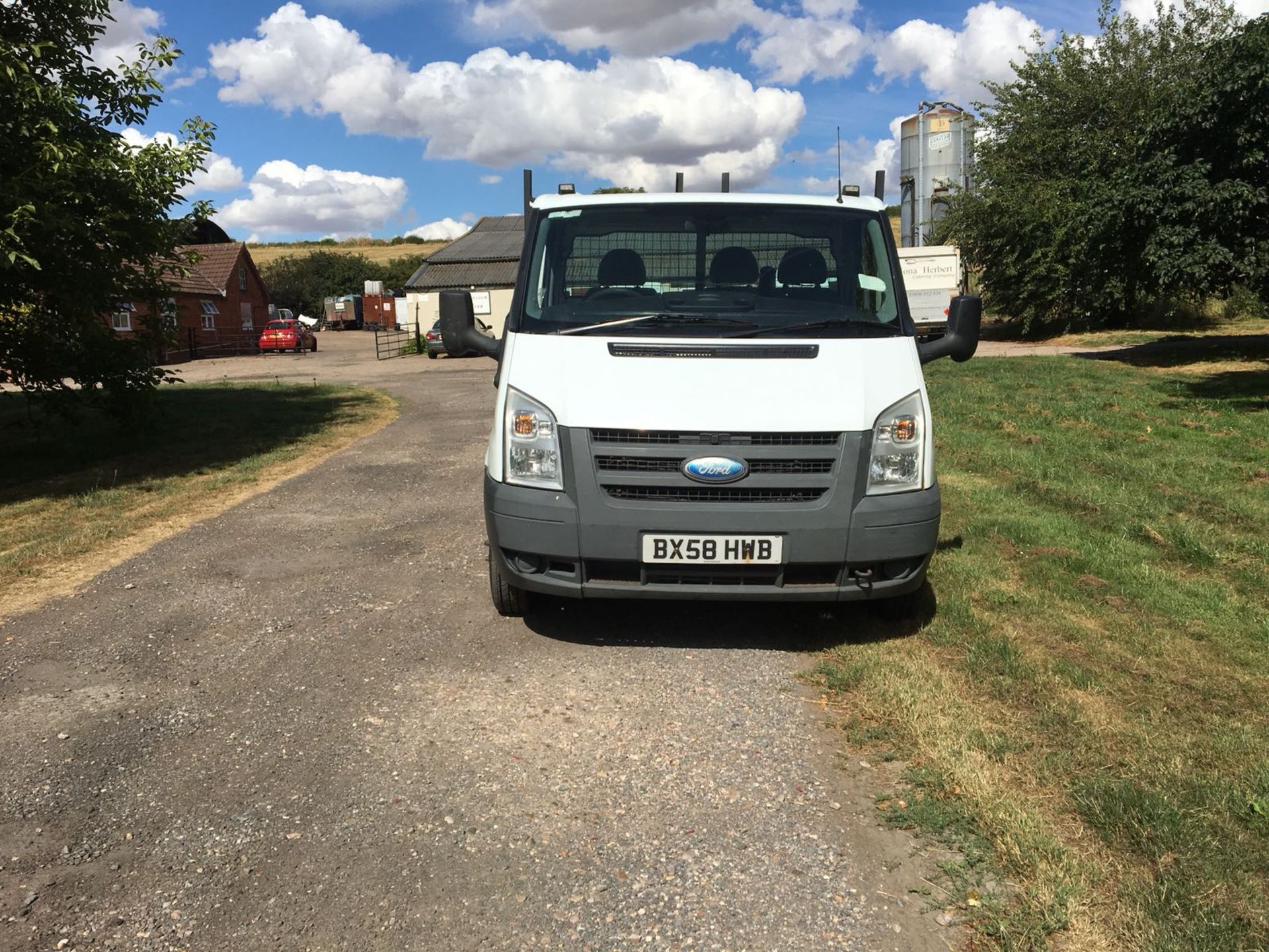 2008/58 REG FORD TRANSIT 100 T350M RWD WHITE DIESEL TIPPER, SHOWING 0 FORMER KEEPERS *NO VAT* - Image 2 of 7